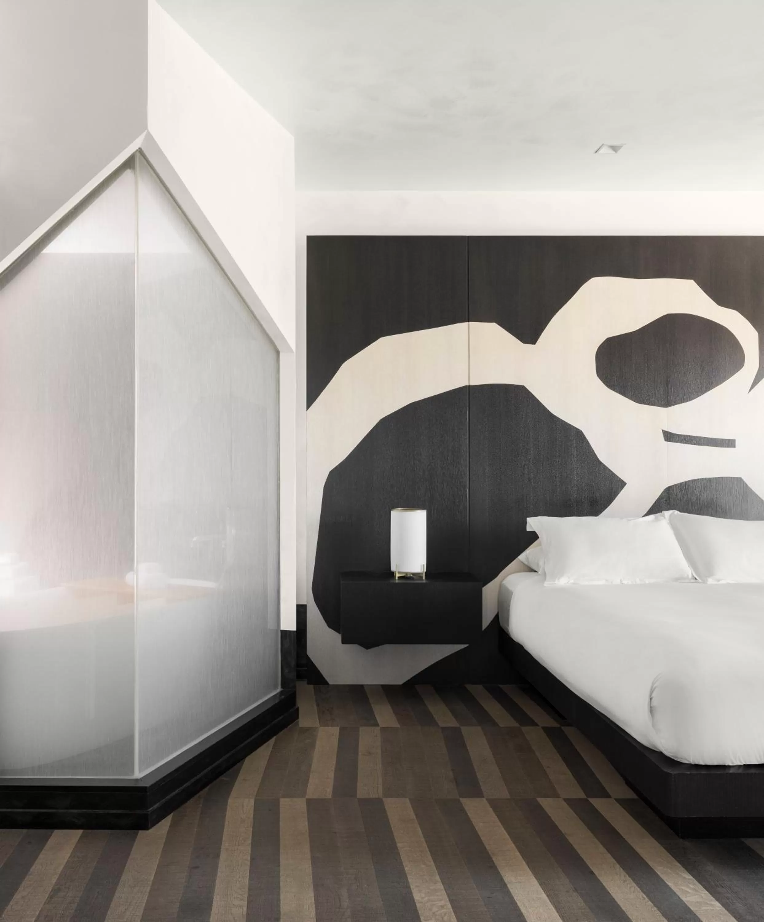 Photo of the whole room, Bed in Kimpton La Peer Hotel West Hollywood by IHG