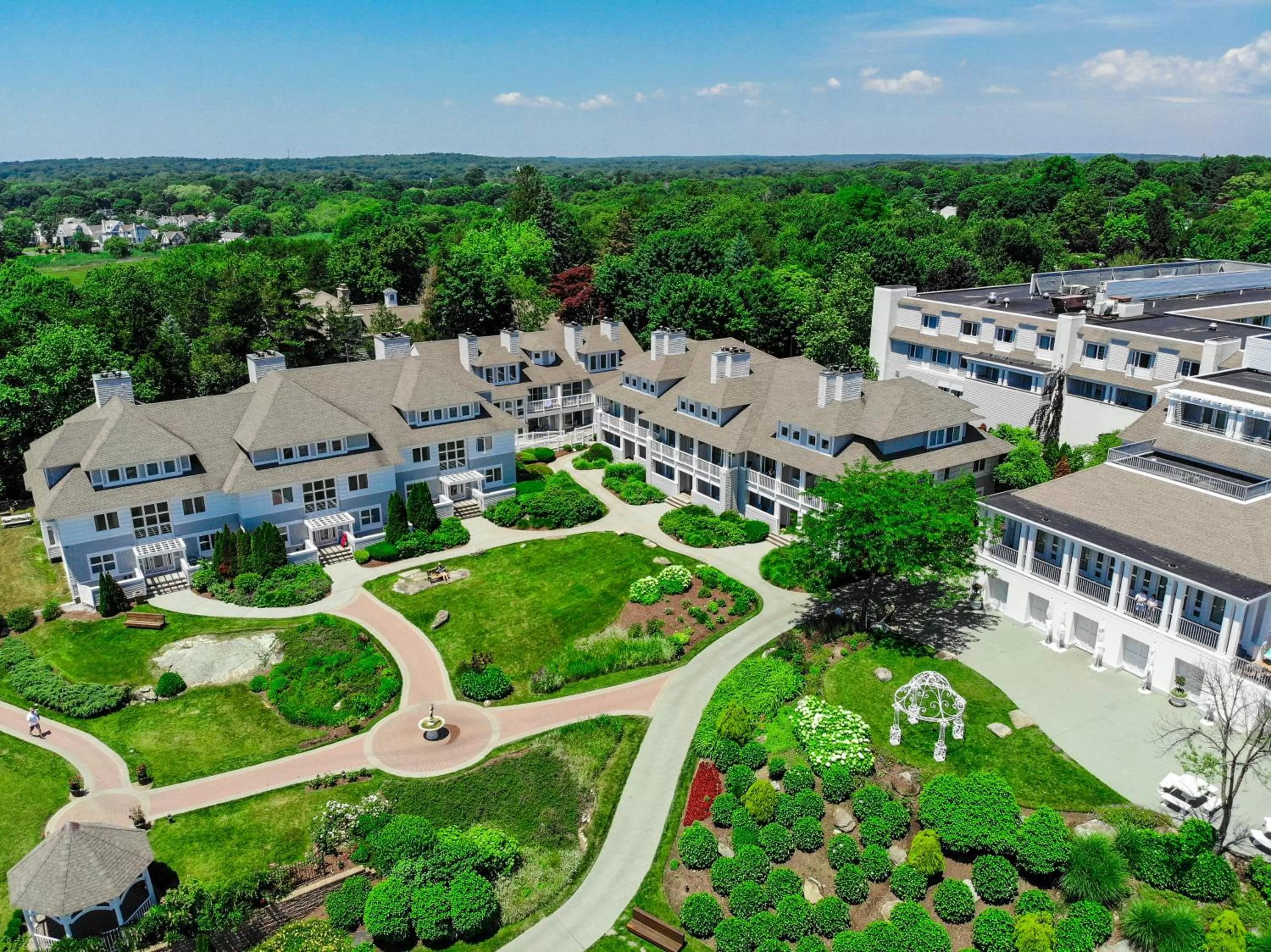 Property building in Water's Edge Resort & Spa
