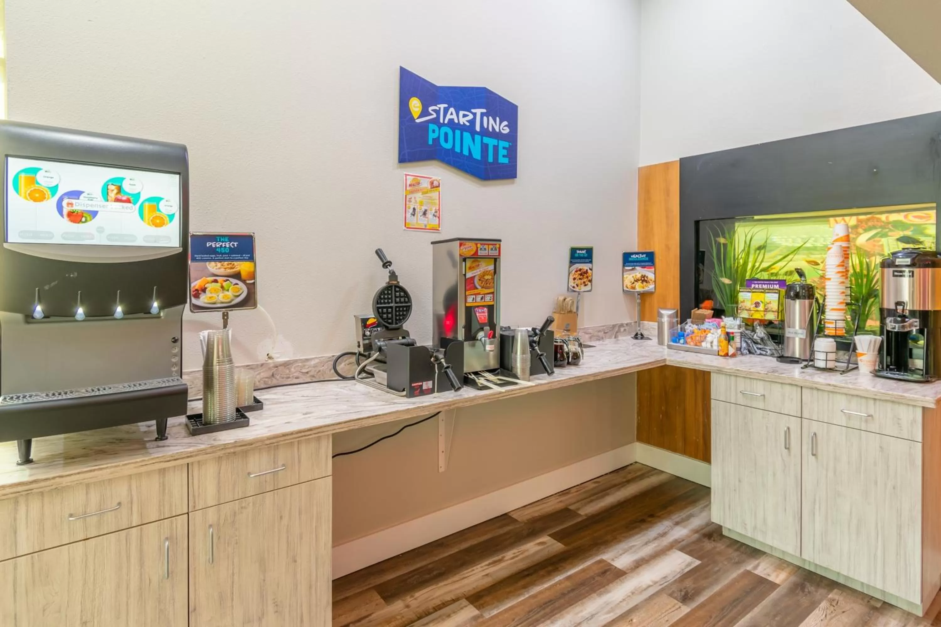 Coffee/tea facilities, Kitchen/Kitchenette in Clarion Pointe Galveston Seawall