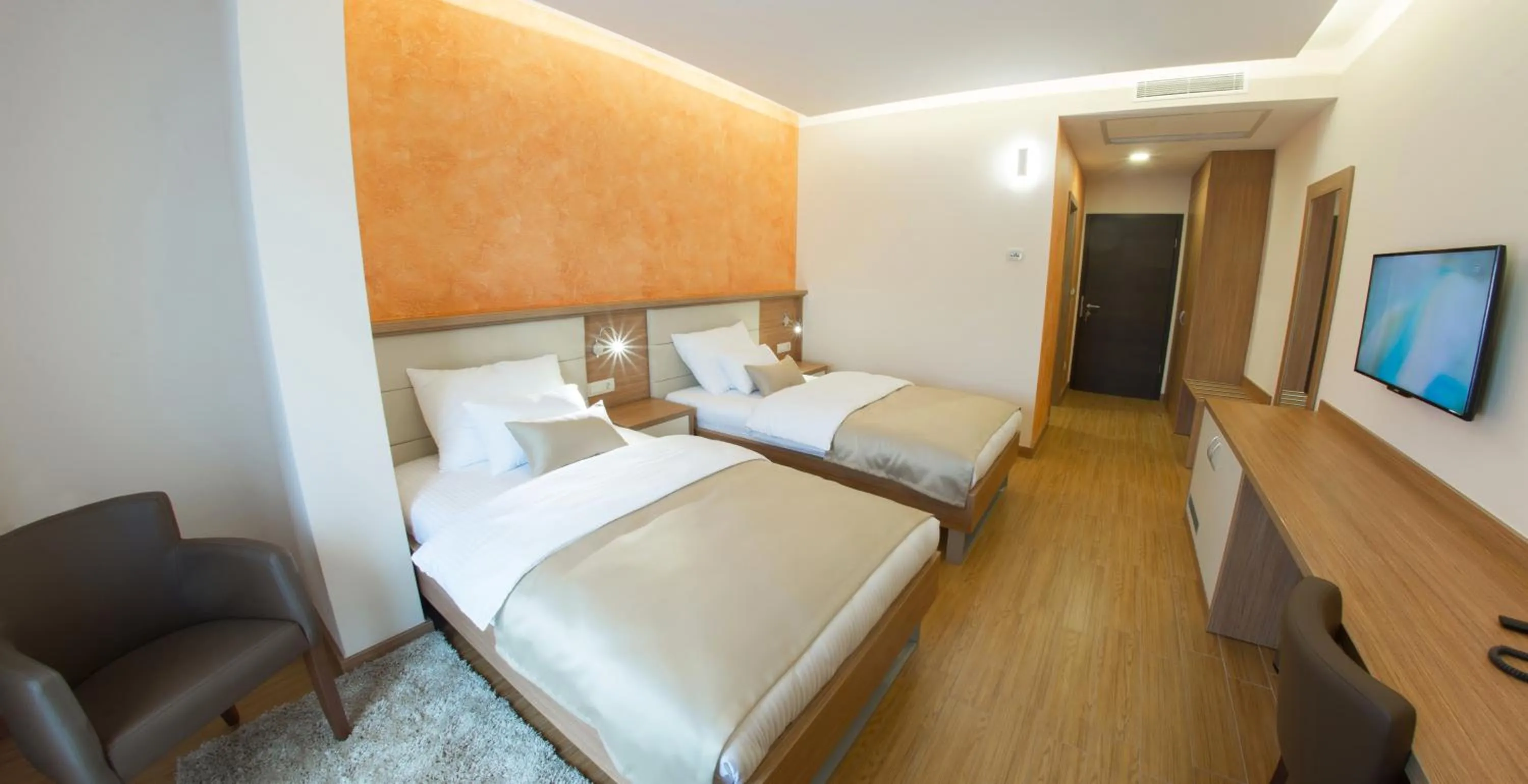 TV and multimedia, Bed in Hotel Mostar