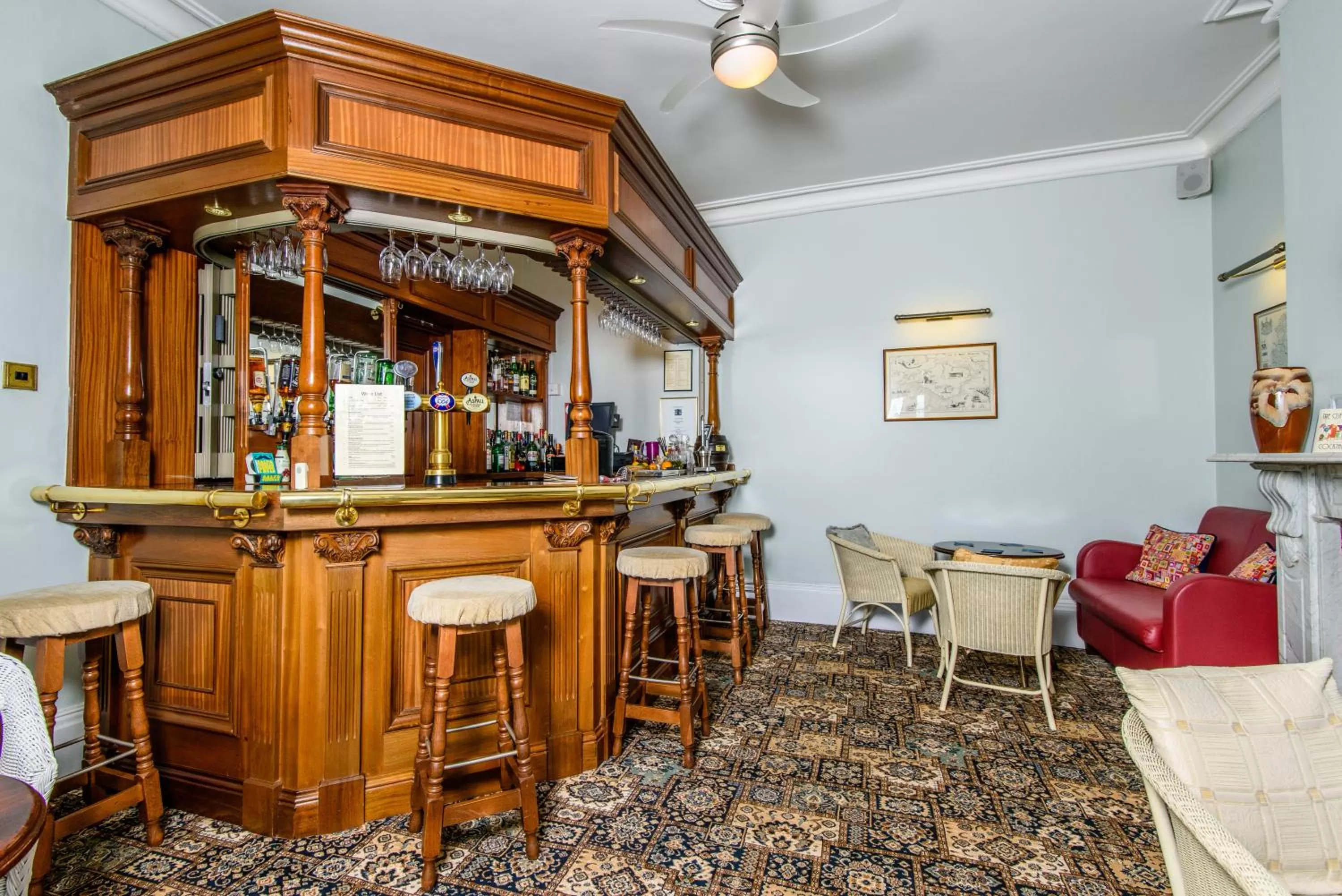 Lounge or bar in The Clifton