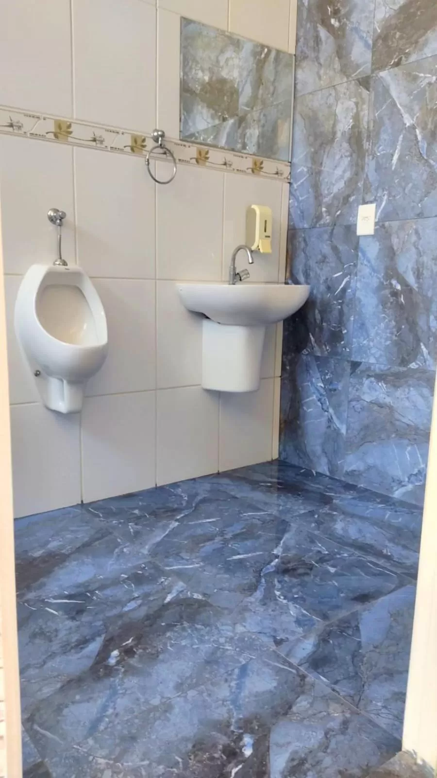 Bathroom in Biomas Hotel