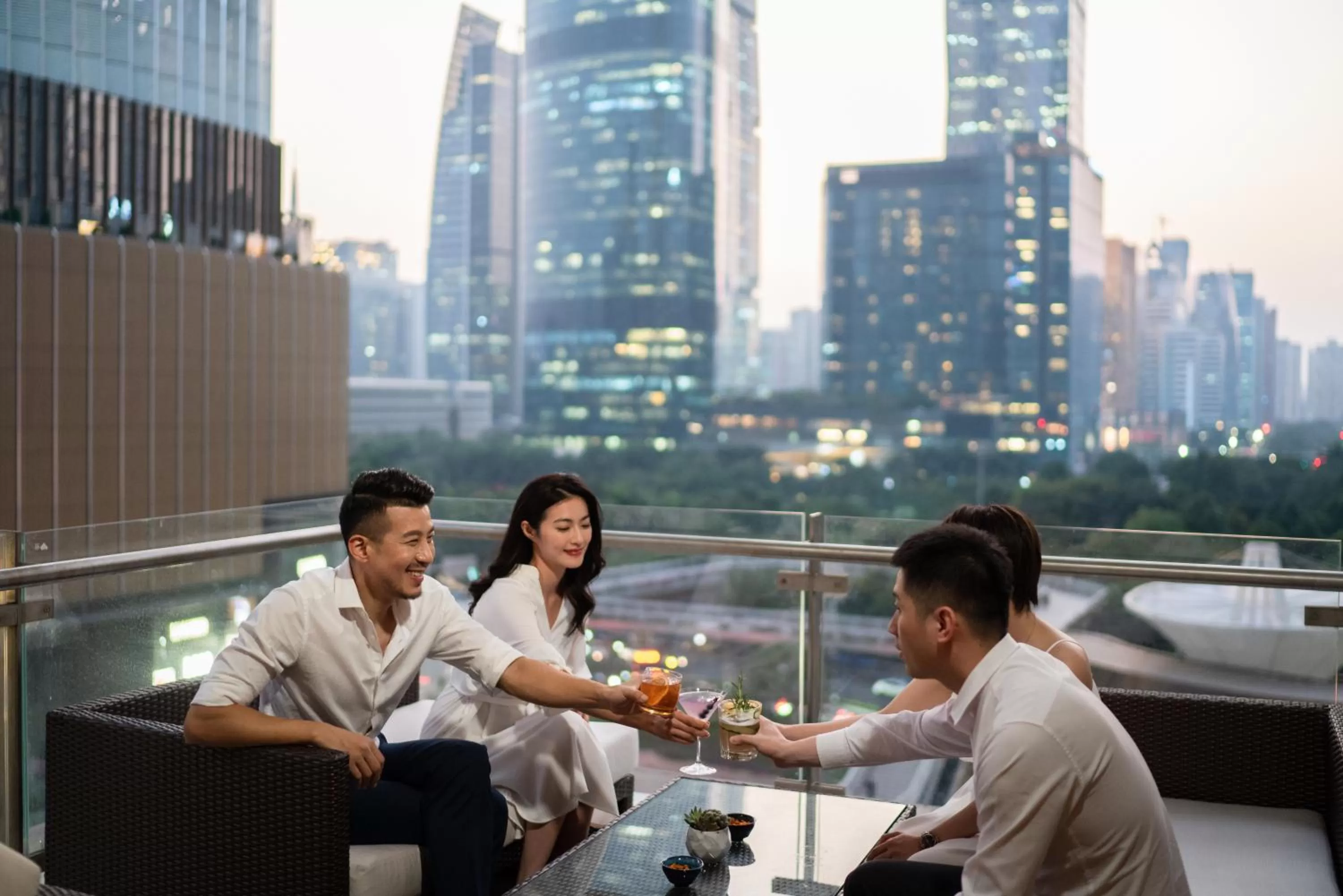 Lounge or bar in Jumeirah Guangzhou