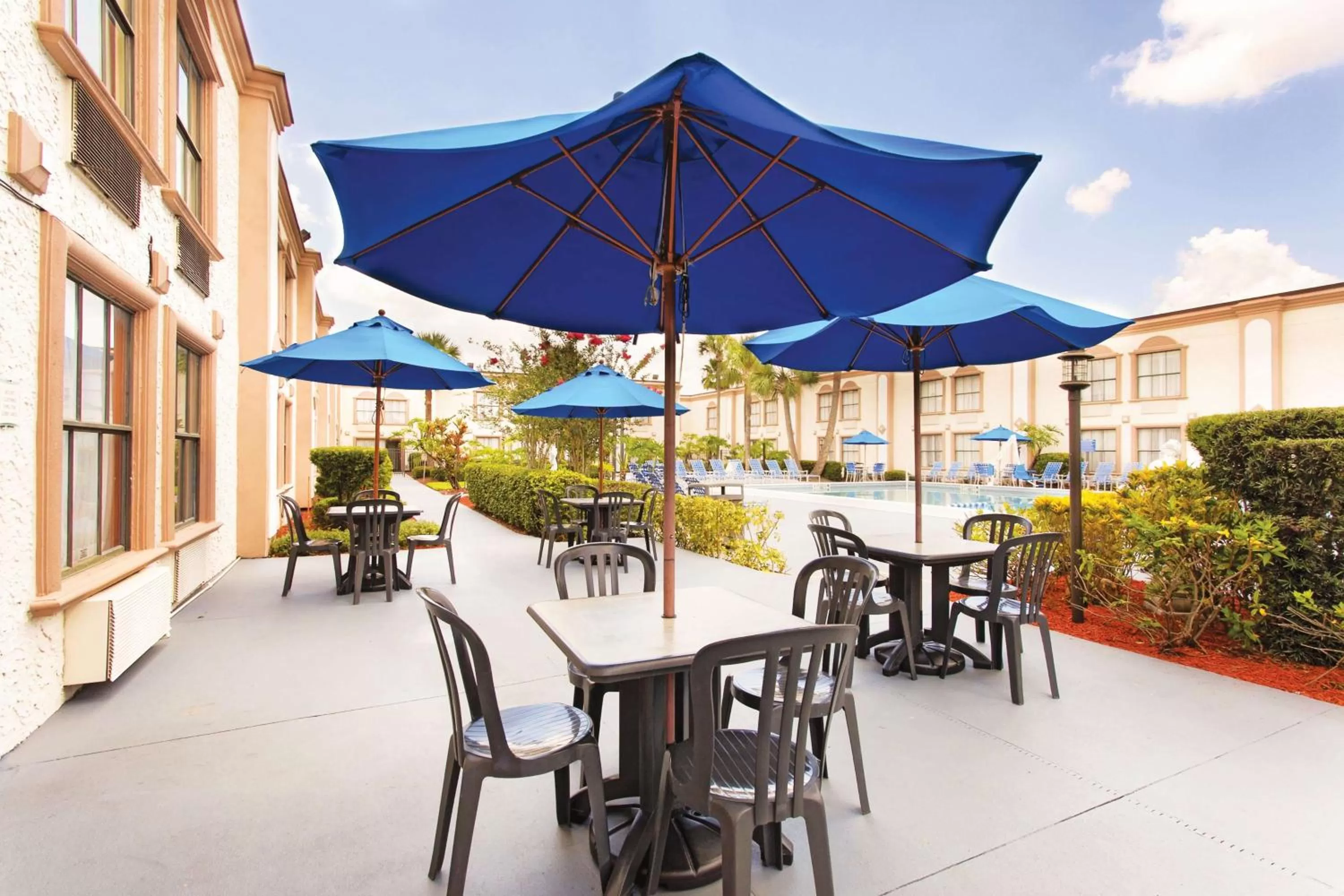 Property building in La Quinta Inn by Wyndham Orlando International Drive North