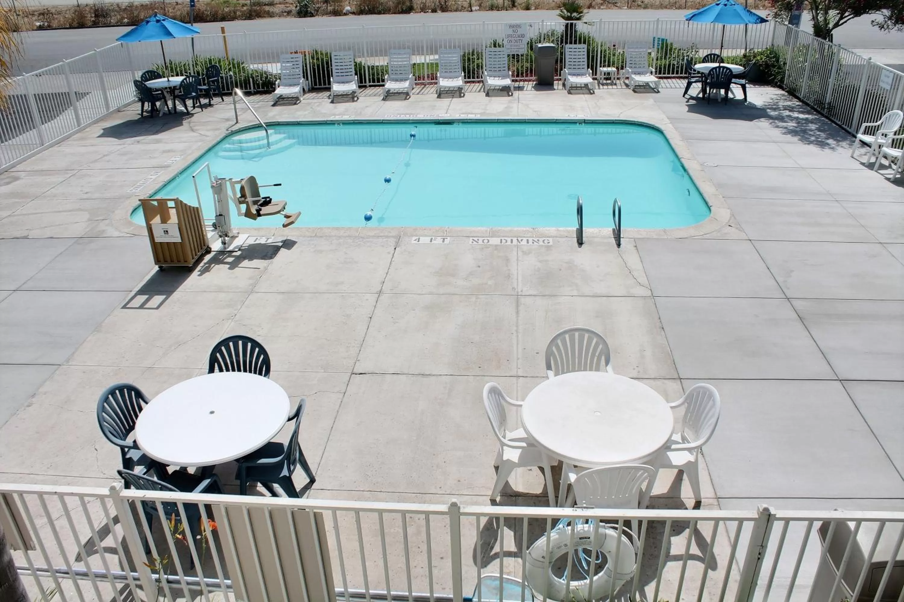 Swimming pool in Motel 6-San Luis Obispo, CA - North