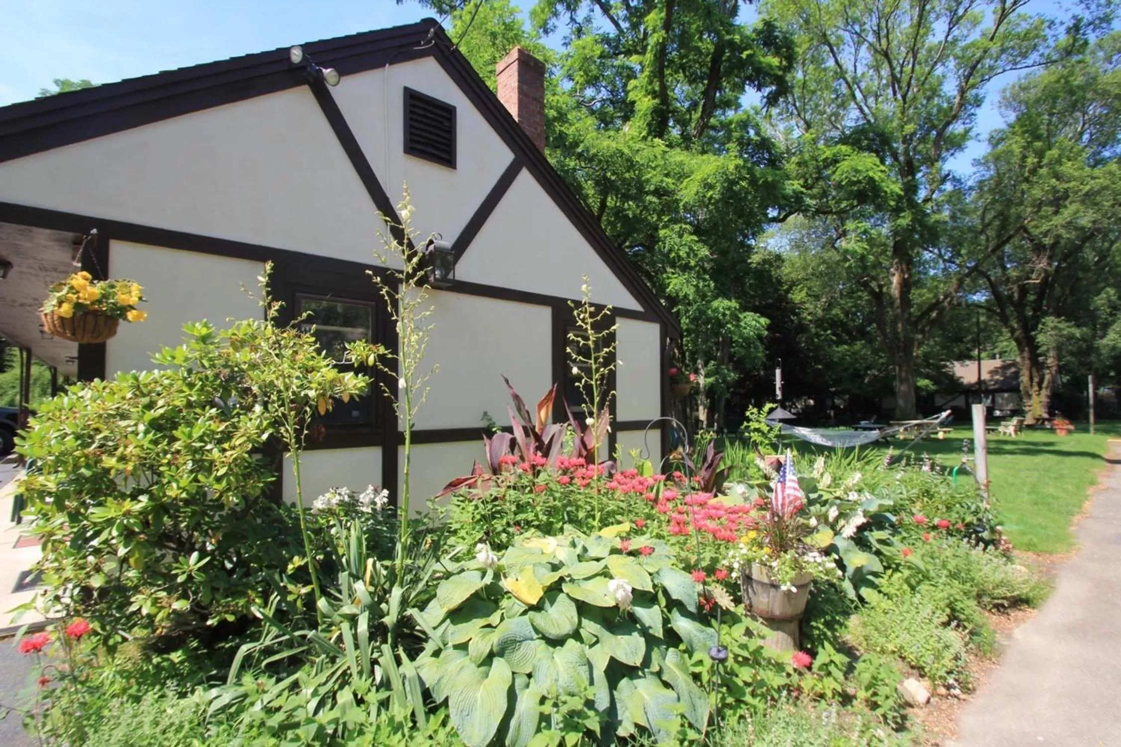 Facade/entrance in The Earl of Sandwich Motel