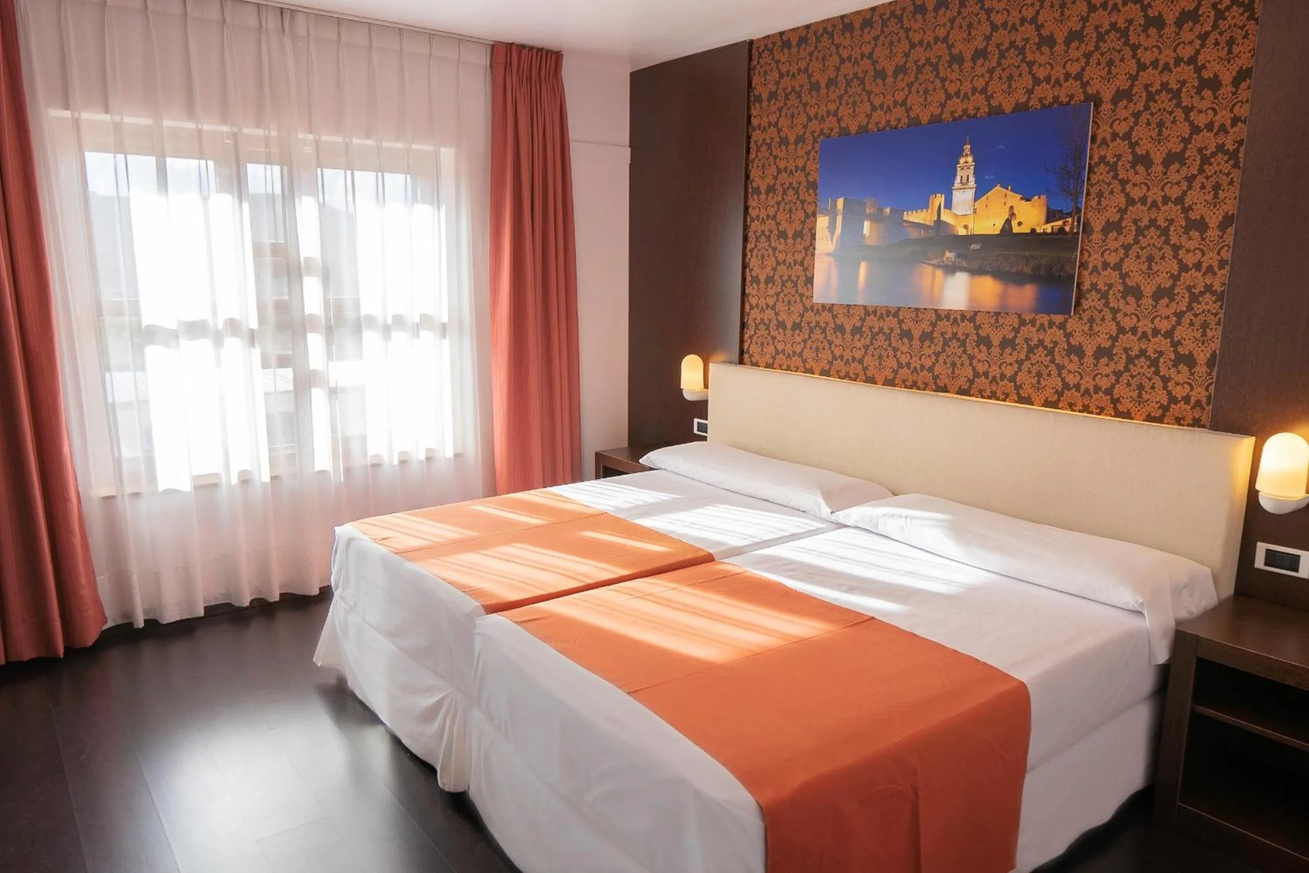 Photo of the whole room, Bed in Hotel Spa Rio Ucero