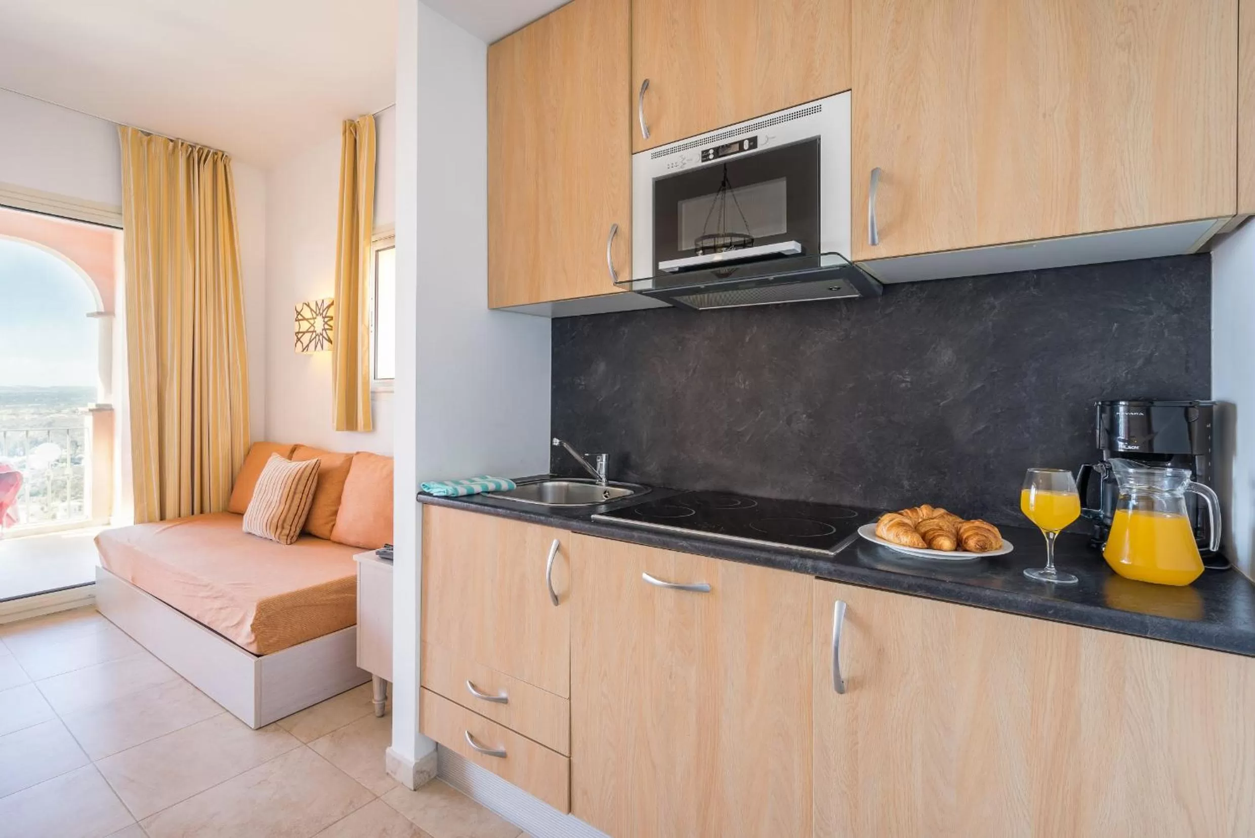 Kitchen or kitchenette in Pierre & Vacances Resort Terrazas Costa del Sol