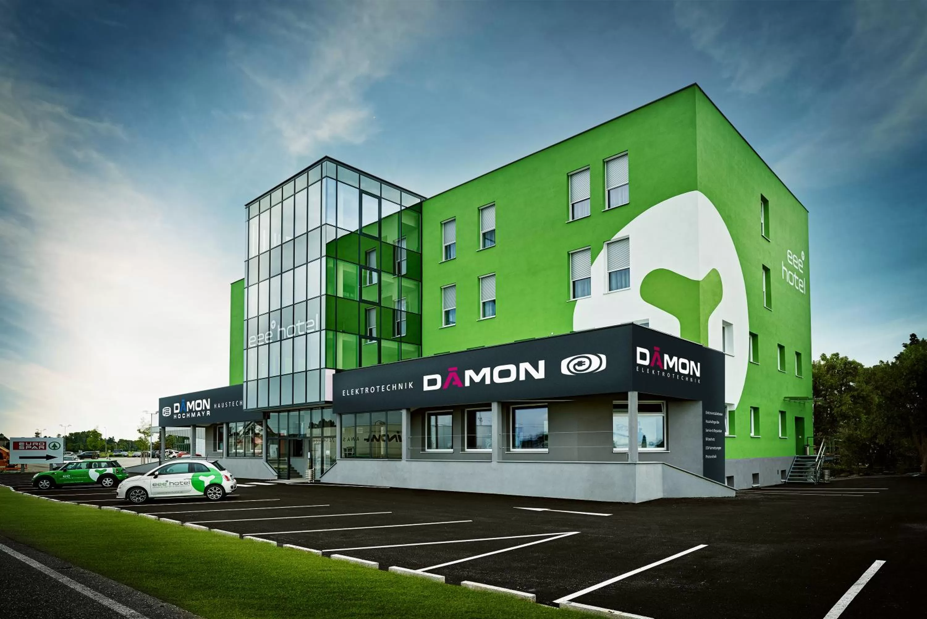 Facade/entrance in eee Hotel Marchtrenk