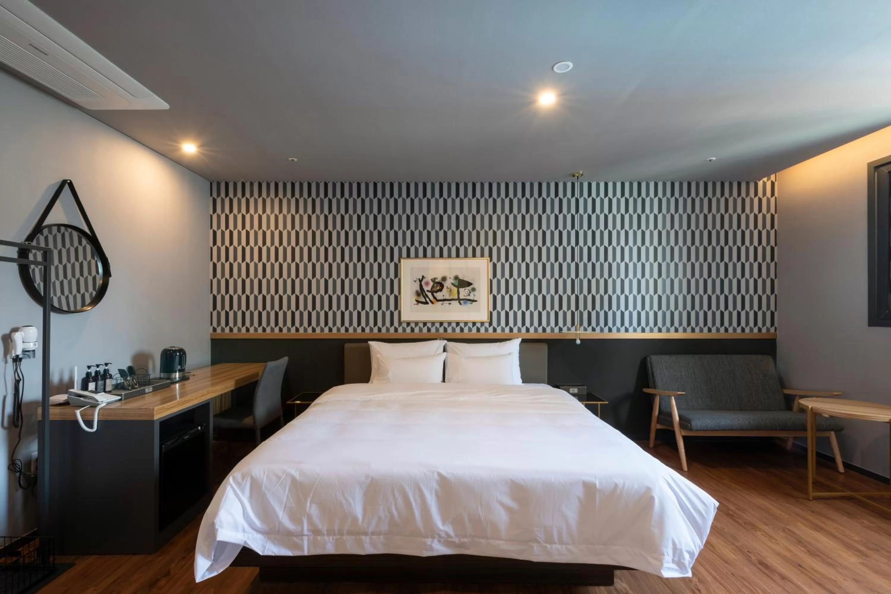 Bedroom, Bed in Seomyeon Brown-dot hotel Gold