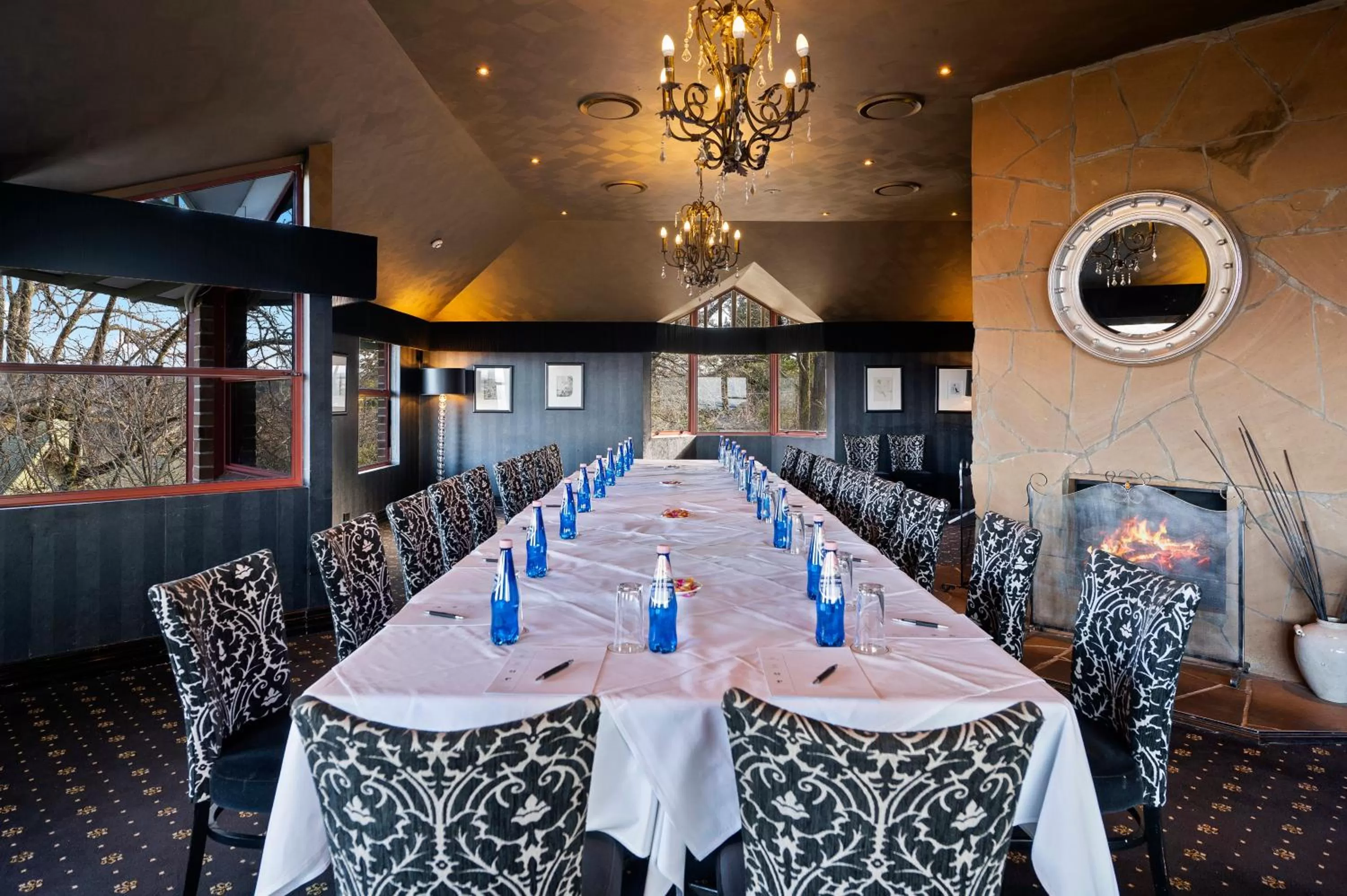 Dining area in Echoes Boutique Hotel & Restaurant Blue Mountains