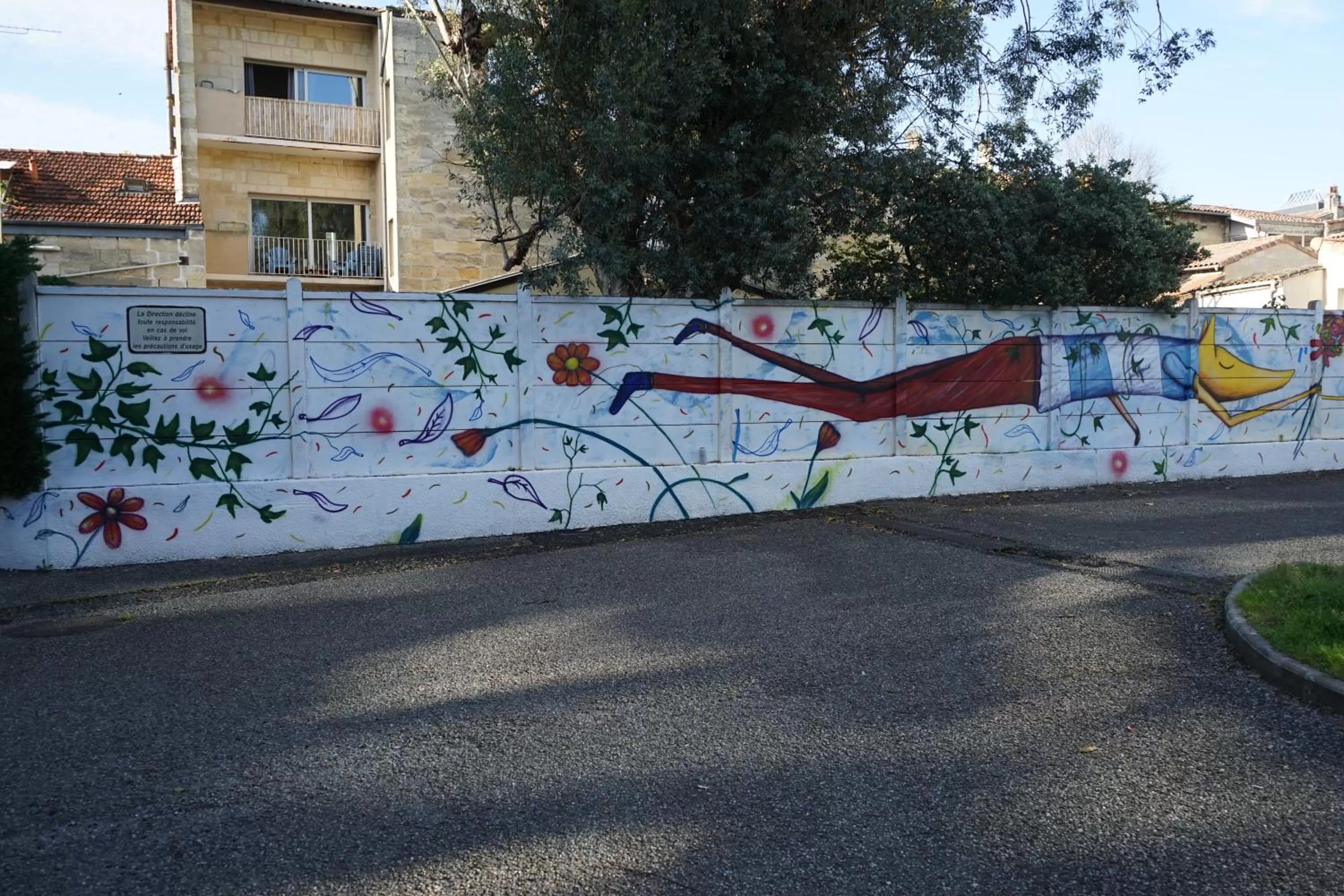 Nearby landmark in Victoria Garden Bordeaux Centre