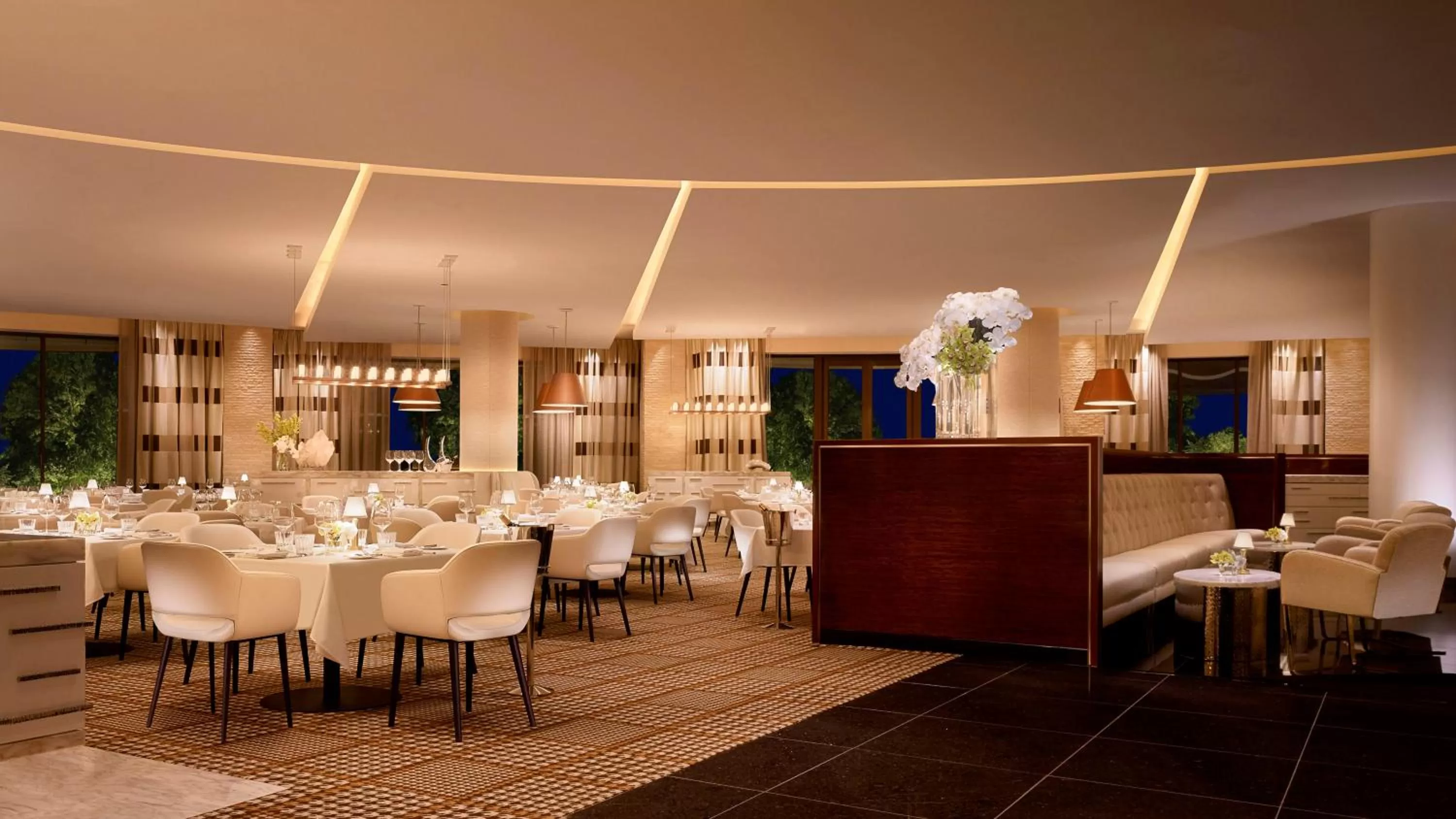 Restaurant/Places to Eat in Encore Boston Harbor