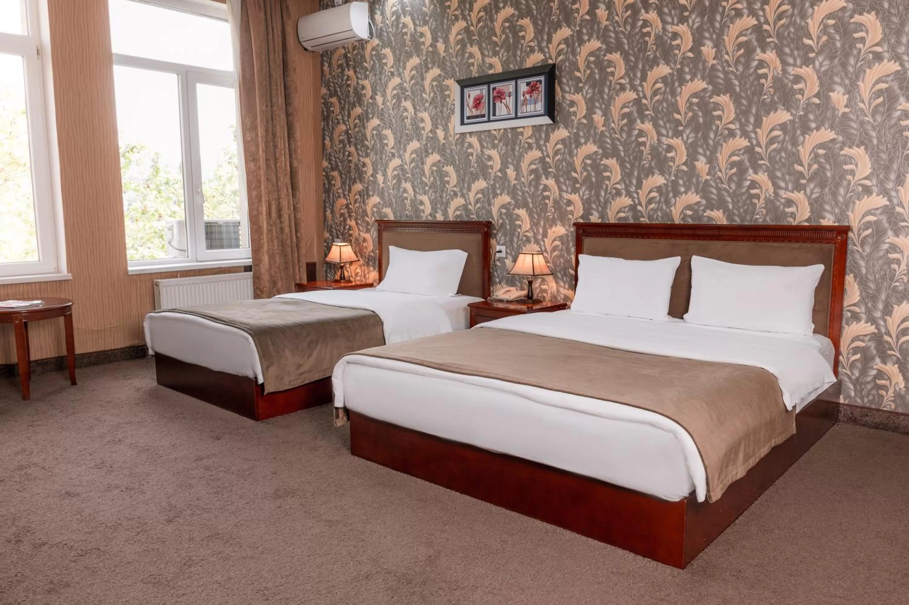 Bed in Margo Palace Hotel