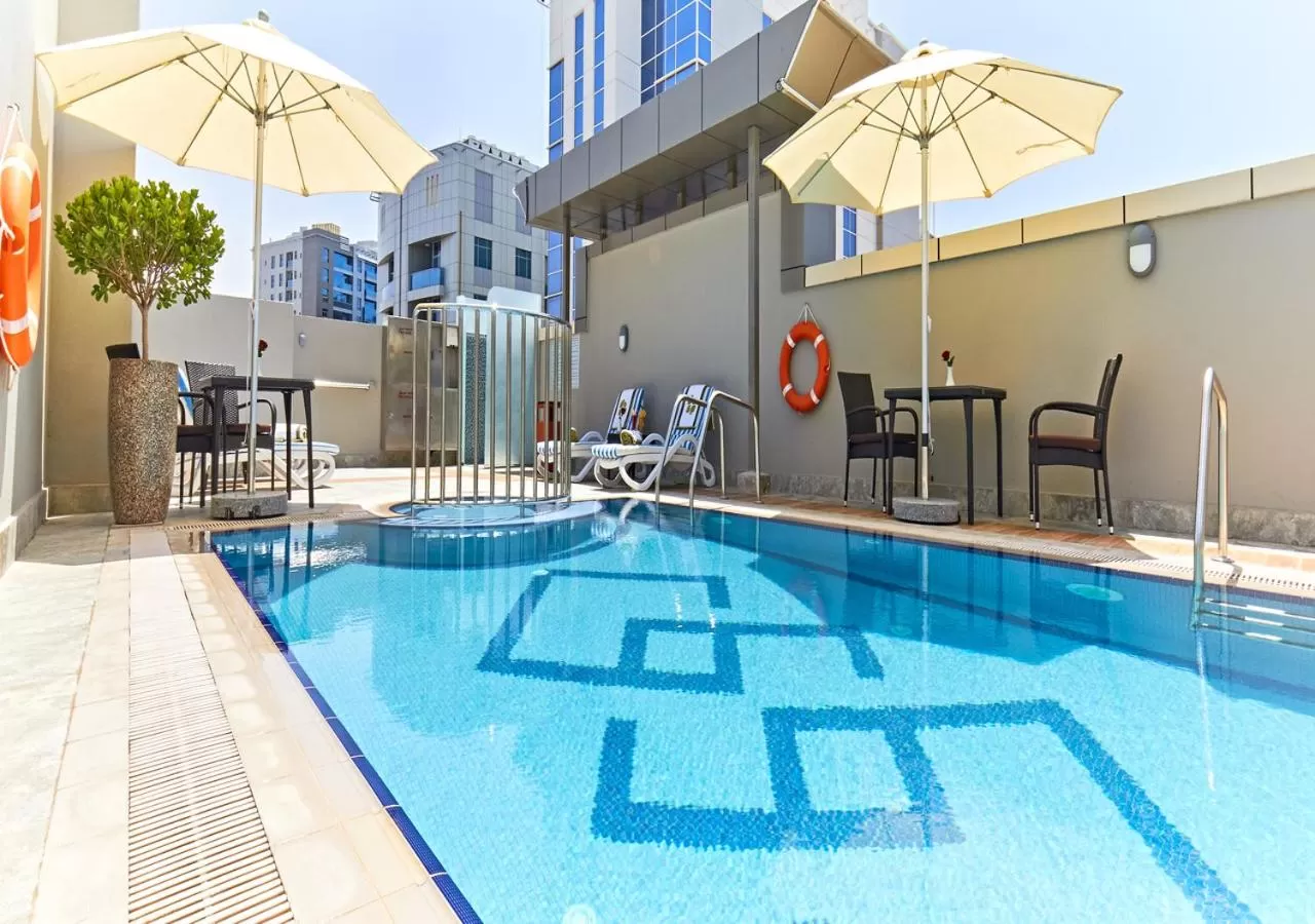 Swimming pool in Rose Plaza Hotel Al Barsha