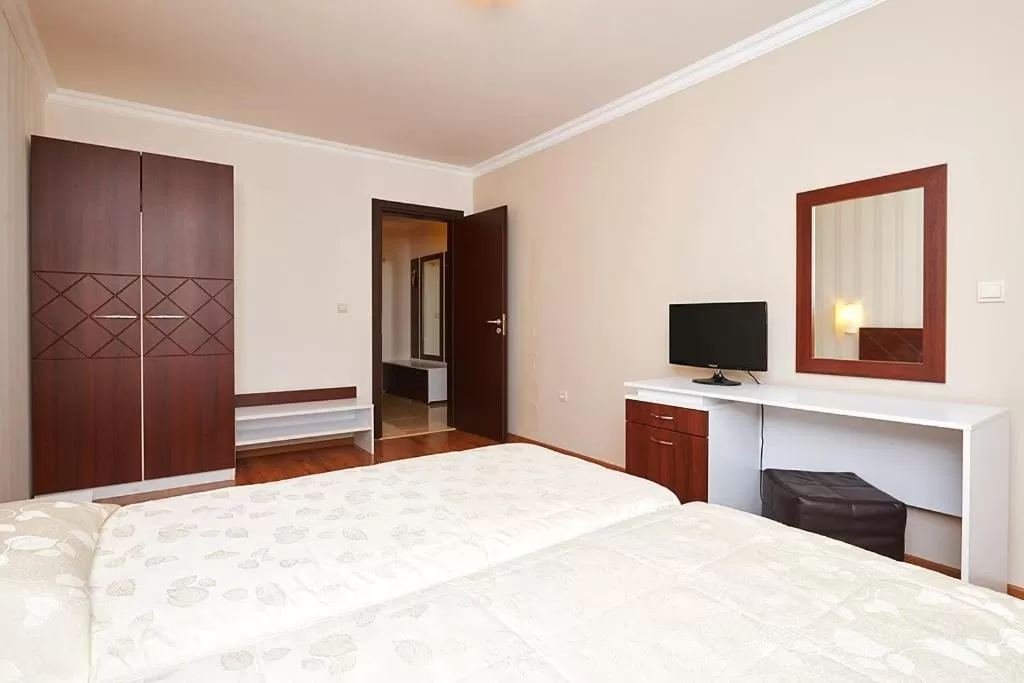 Bed in Penelopa Palace Apart Hotel & SPA