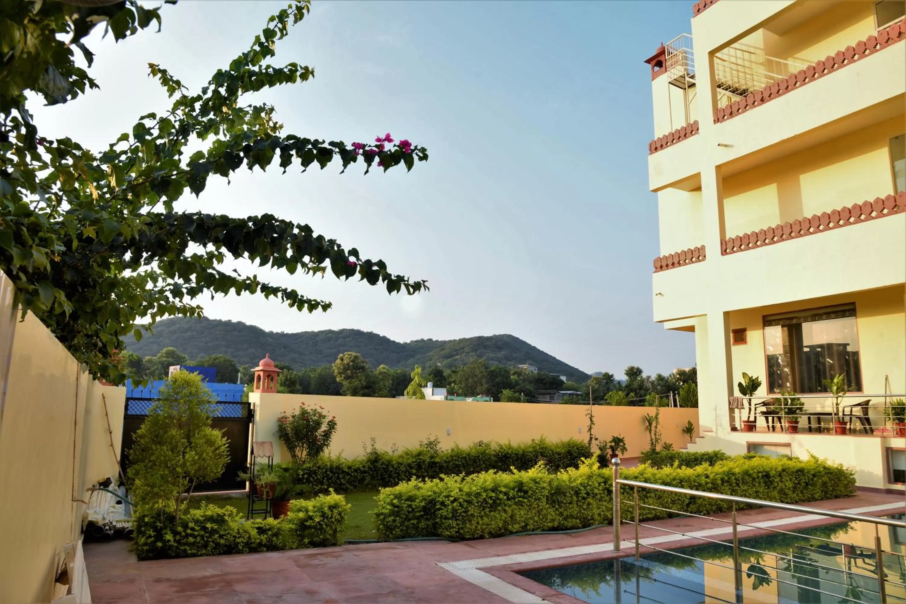 Property building in Omak Tiger Seven