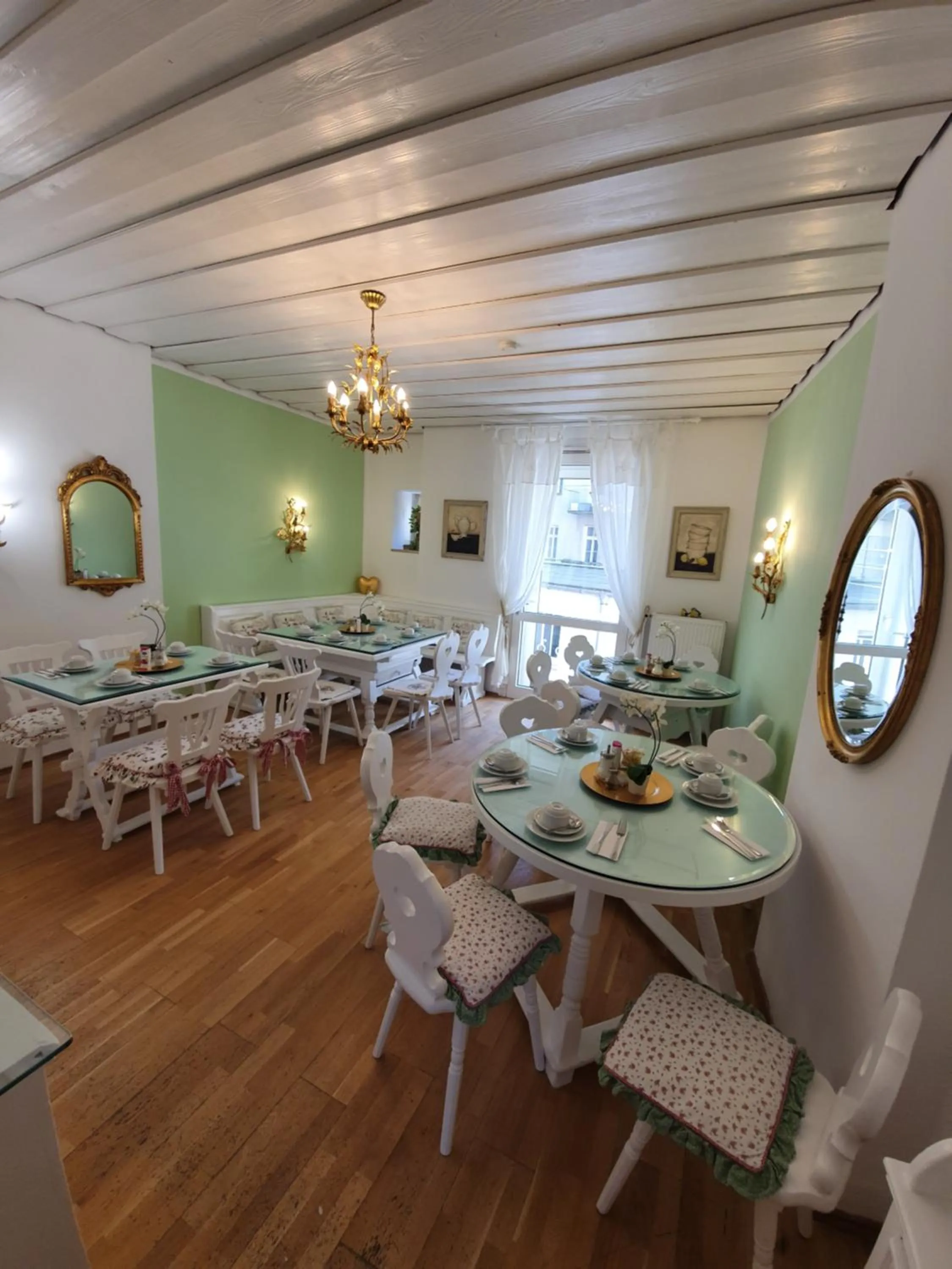 Restaurant/places to eat in Pension Seibel