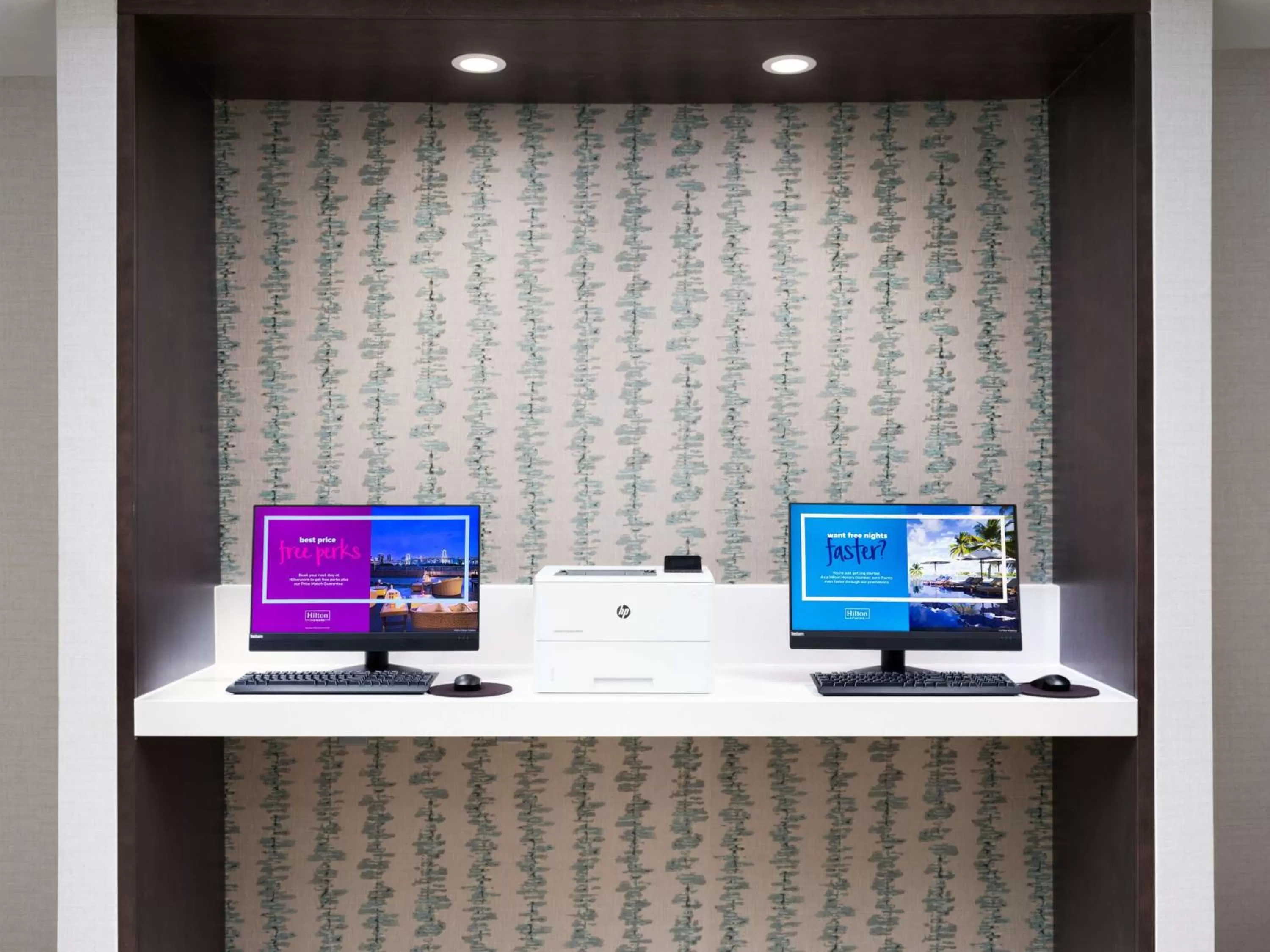 Business facilities in Hilton Garden Inn Chattanooga Downtown