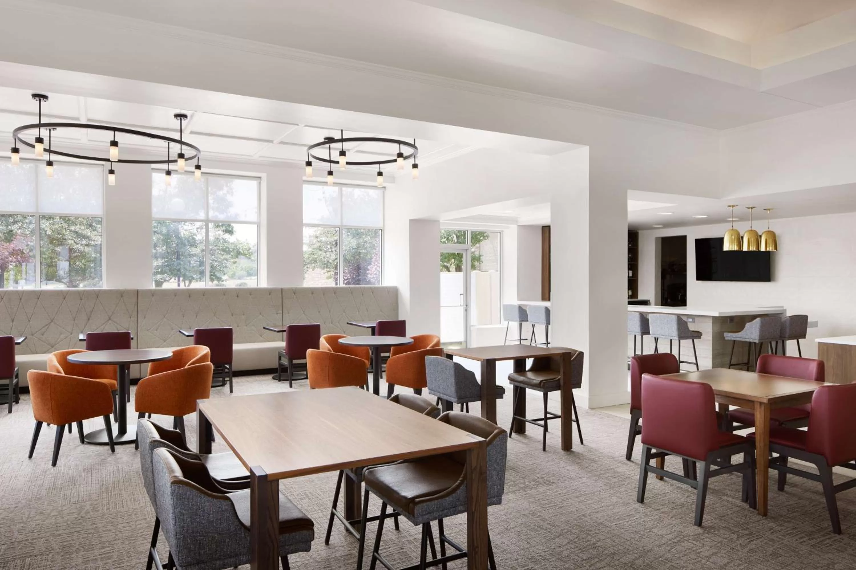 Restaurant/places to eat in Hilton Garden Inn Denver South Park Meadows Area
