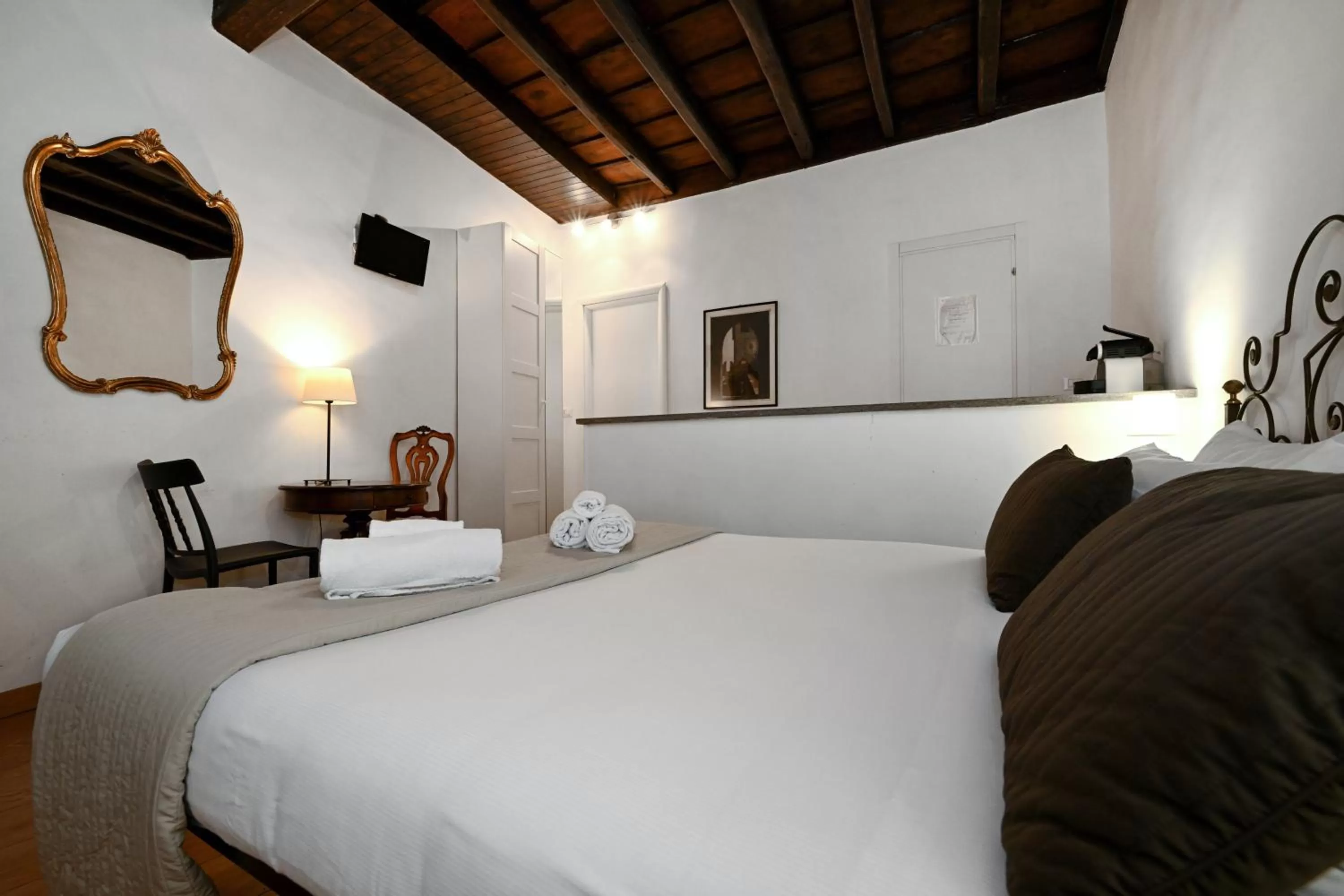 Bedroom, Bed in Sangallo Rooms - Residenze Romanae