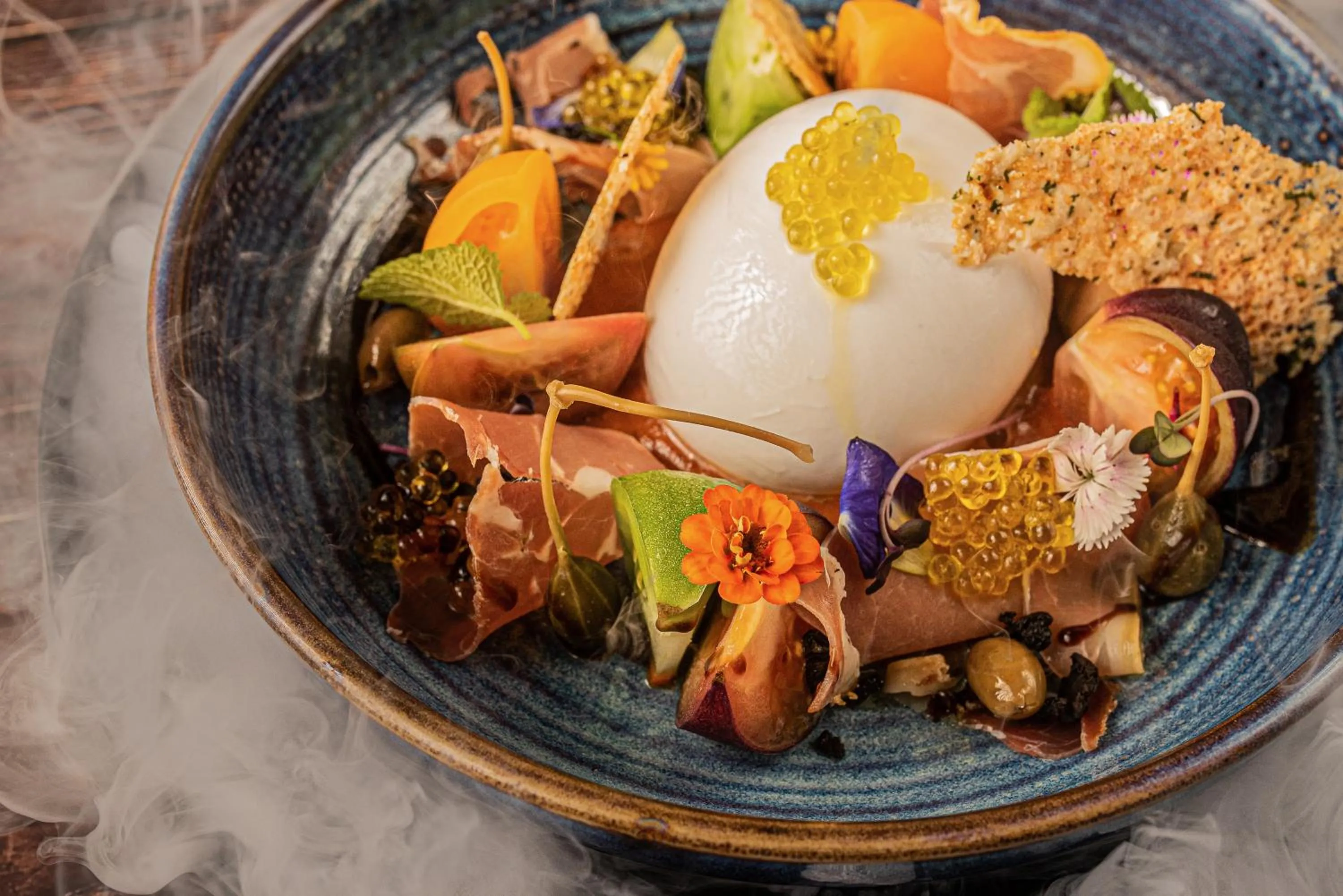 Restaurant/places to eat in Avista Hideaway Phuket Patong - MGallery