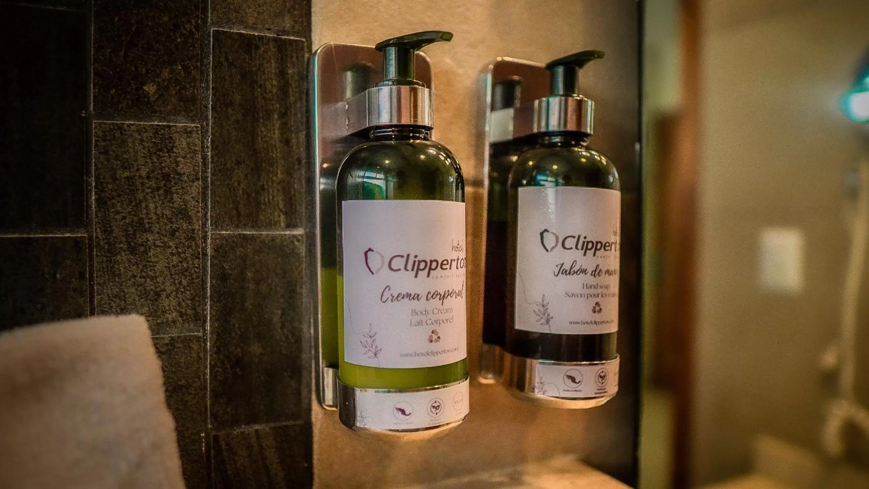 room service in Hotel Clipperton