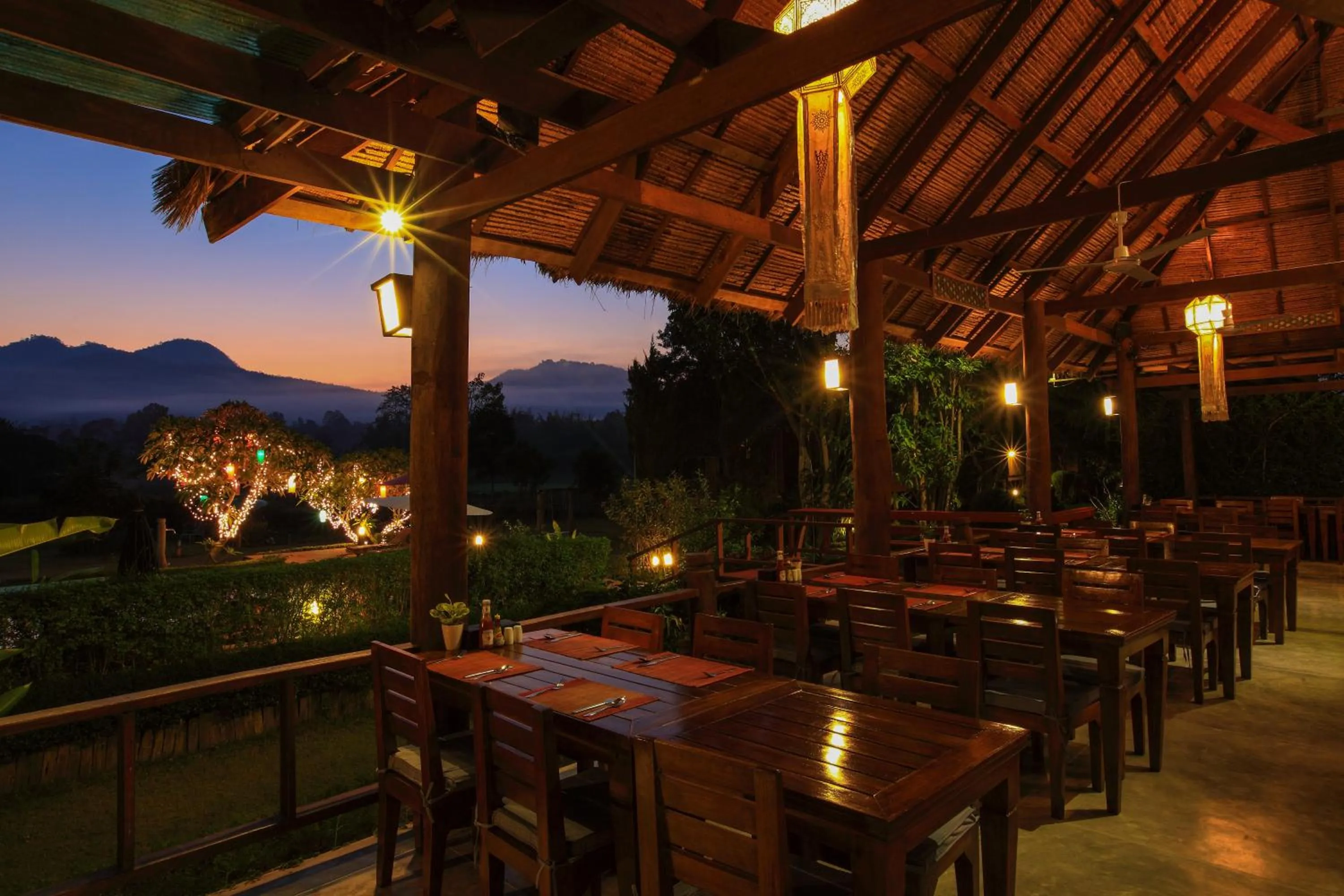 Restaurant/places to eat in Belle Villa Resort, Pai