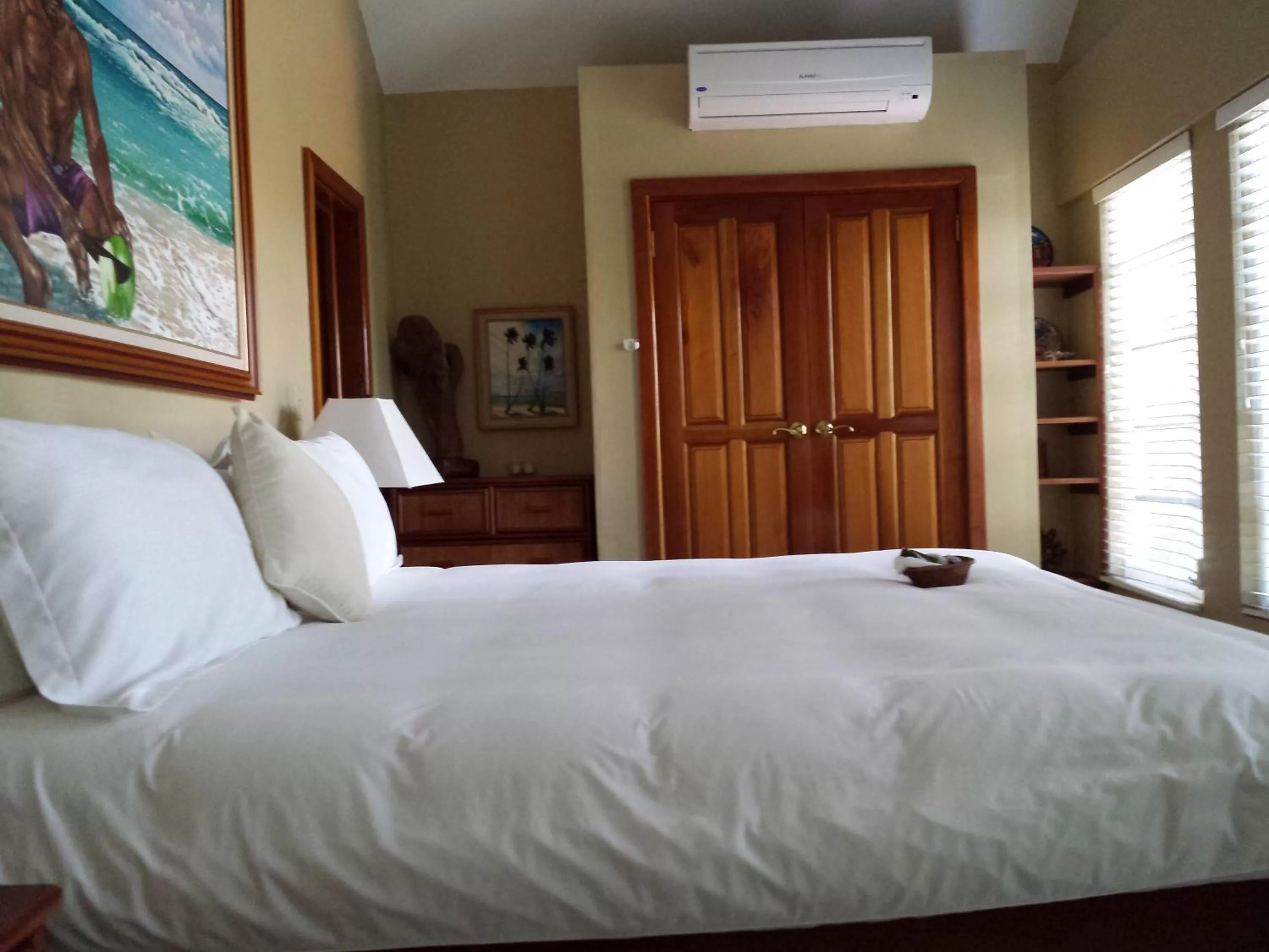 Photo of the whole room, Bed in The Palms Oceanfront Suites