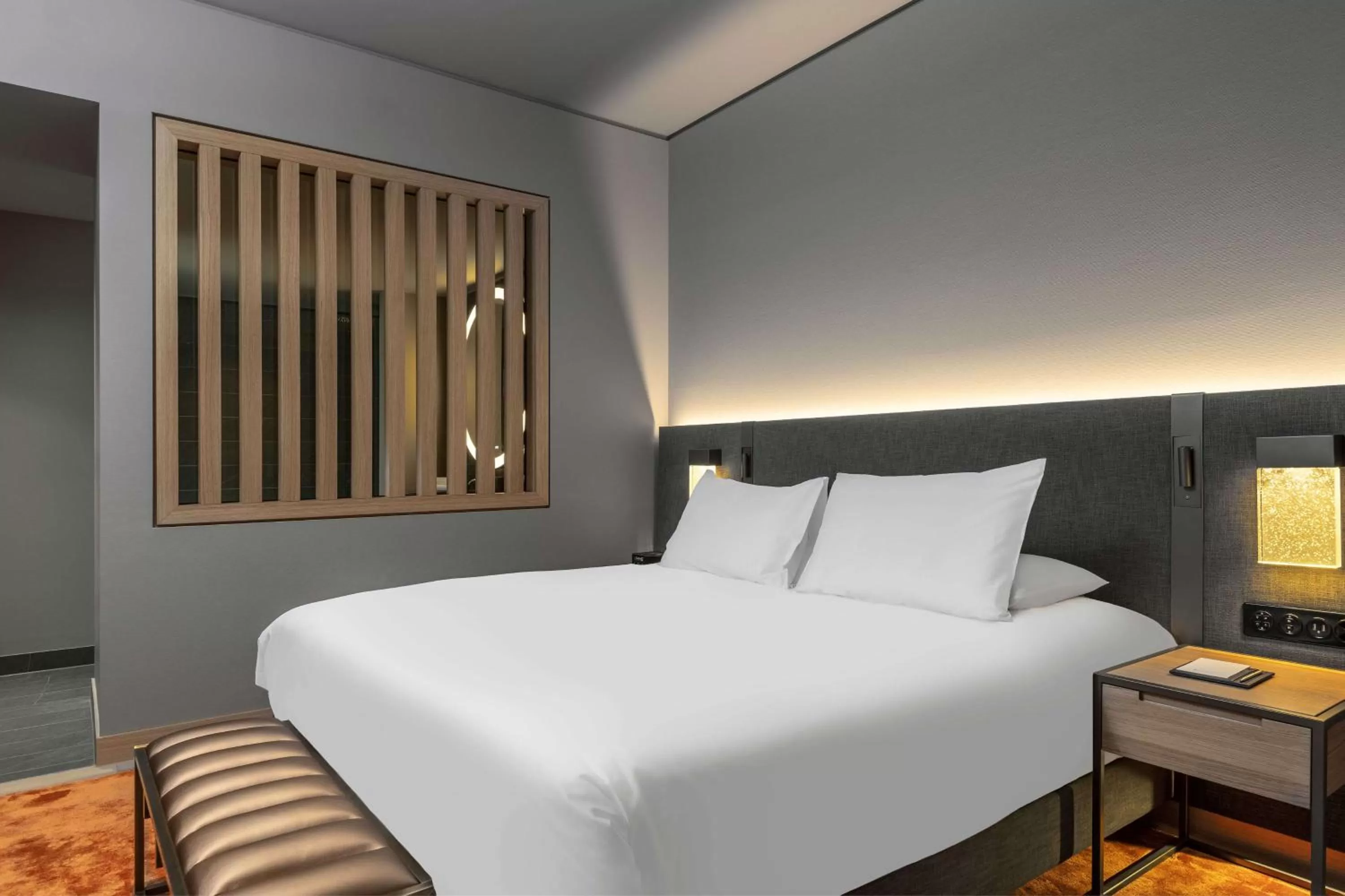 Bed in Hyatt Regency Zurich Airport Circle