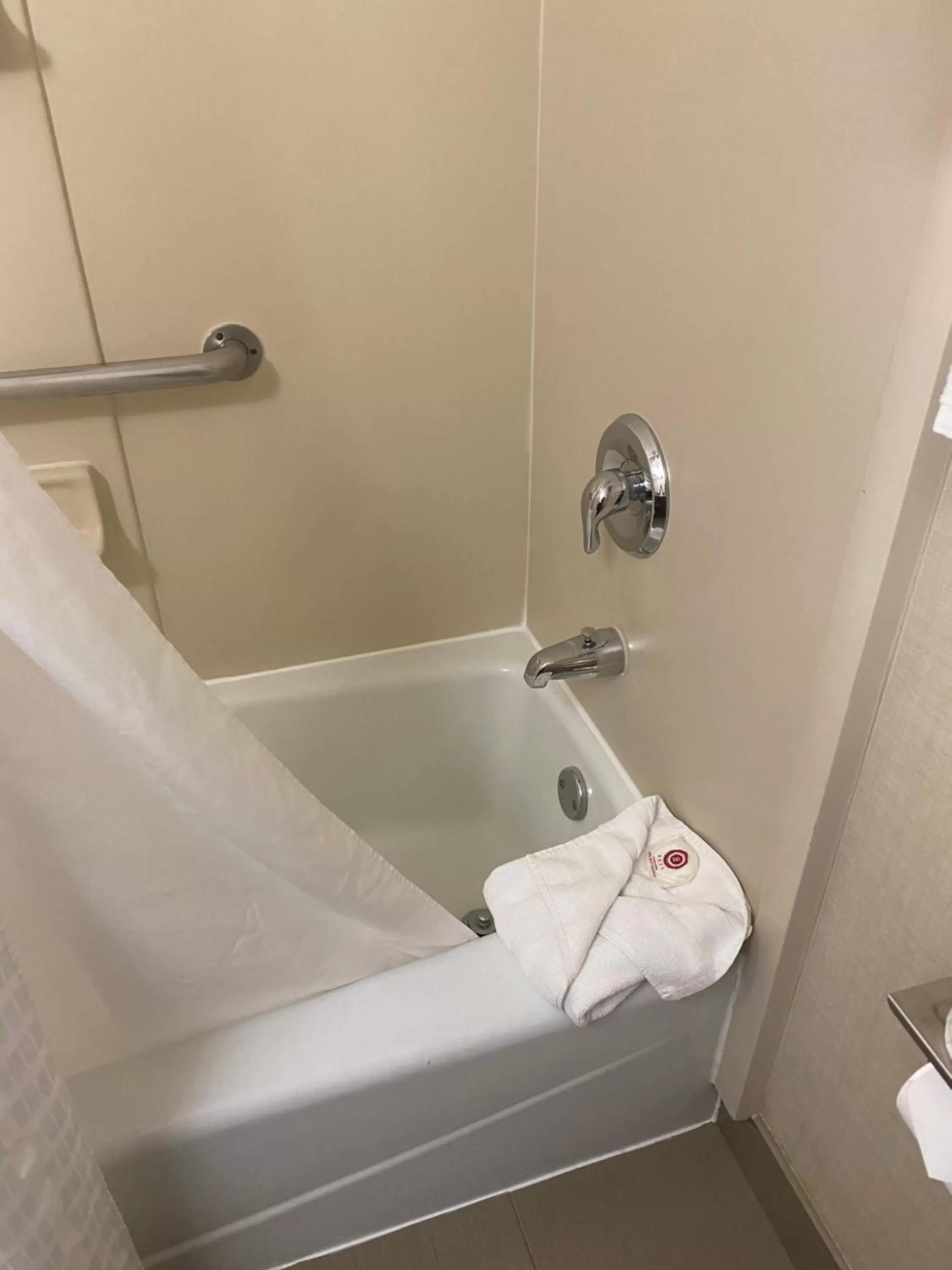 Bath in Wingate by Wyndham Springfield