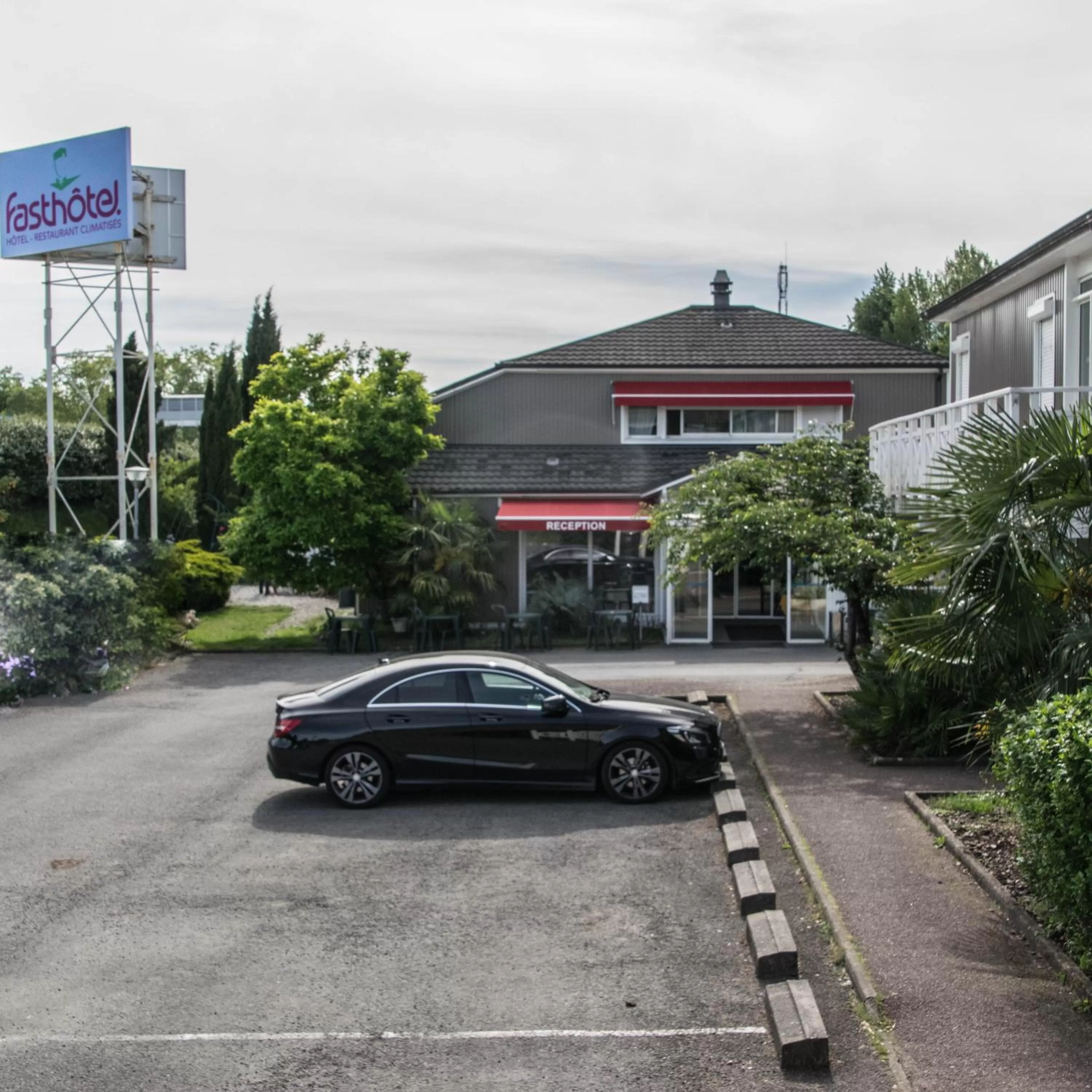 Property building in Fasthotel Artigues