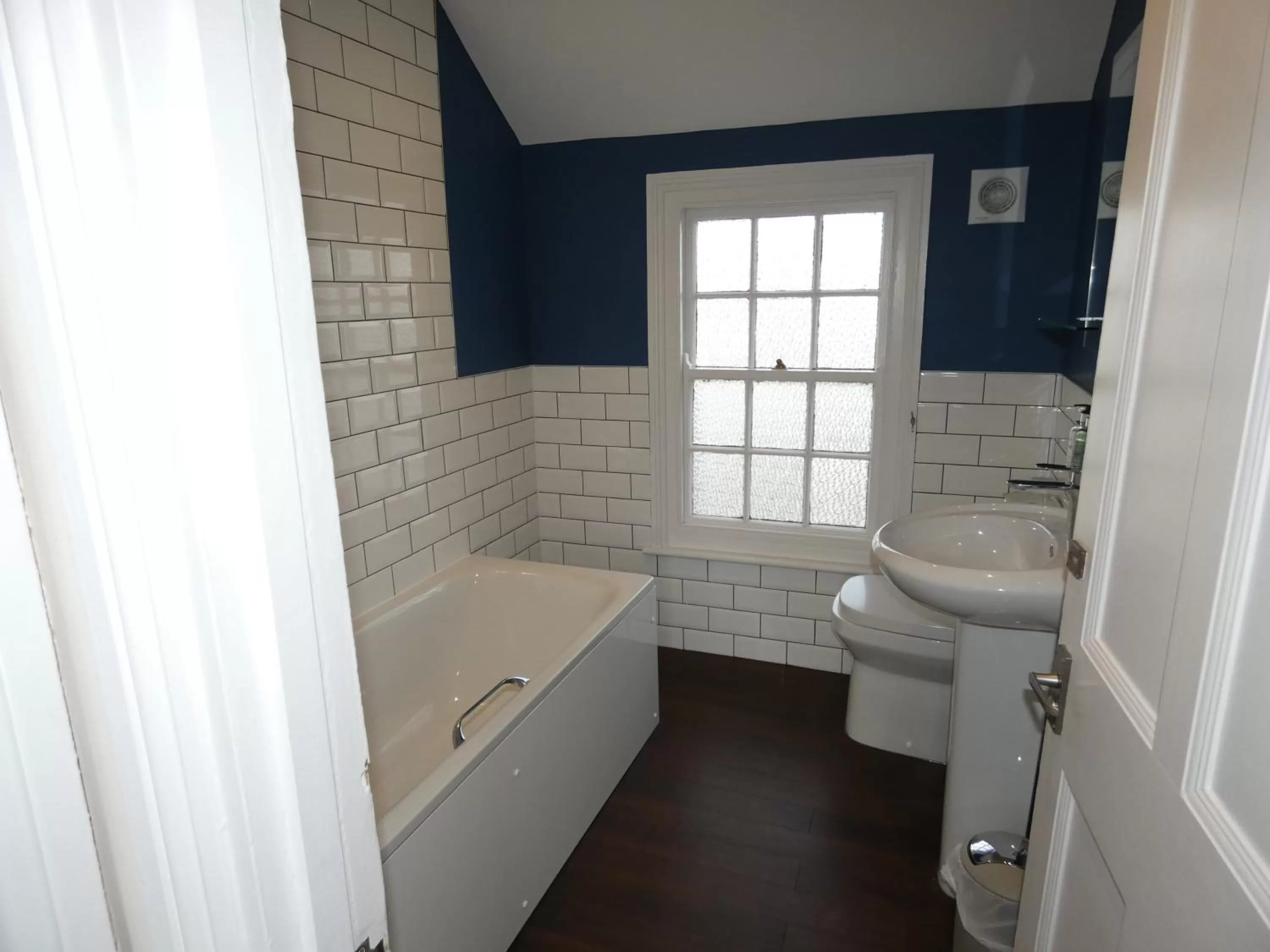 Bathroom in The Sloop Inn