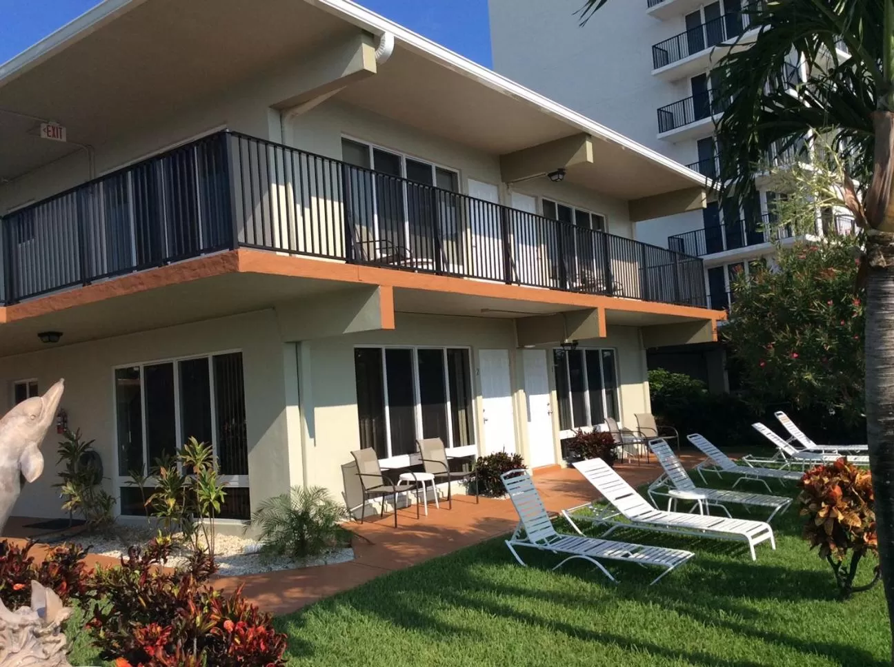 Property building, Patio/Outdoor Area in Aqua Mar Condos