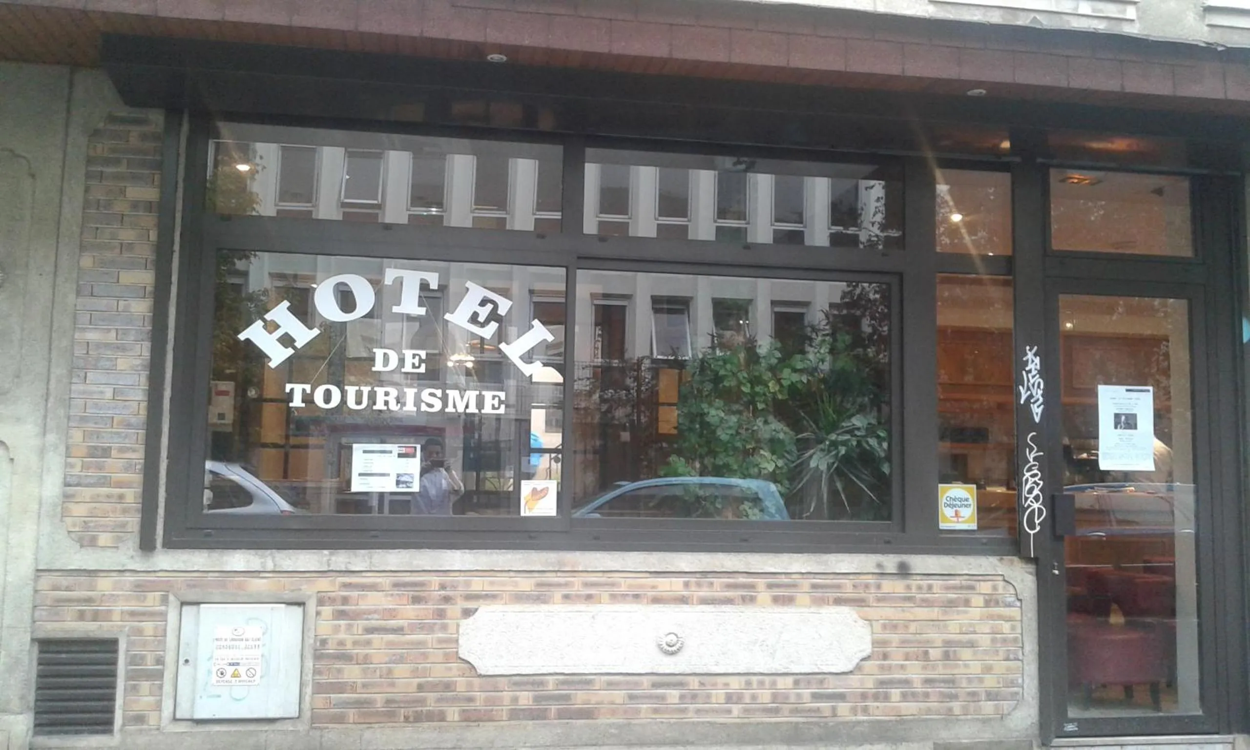 Facade/entrance in Le Kleber