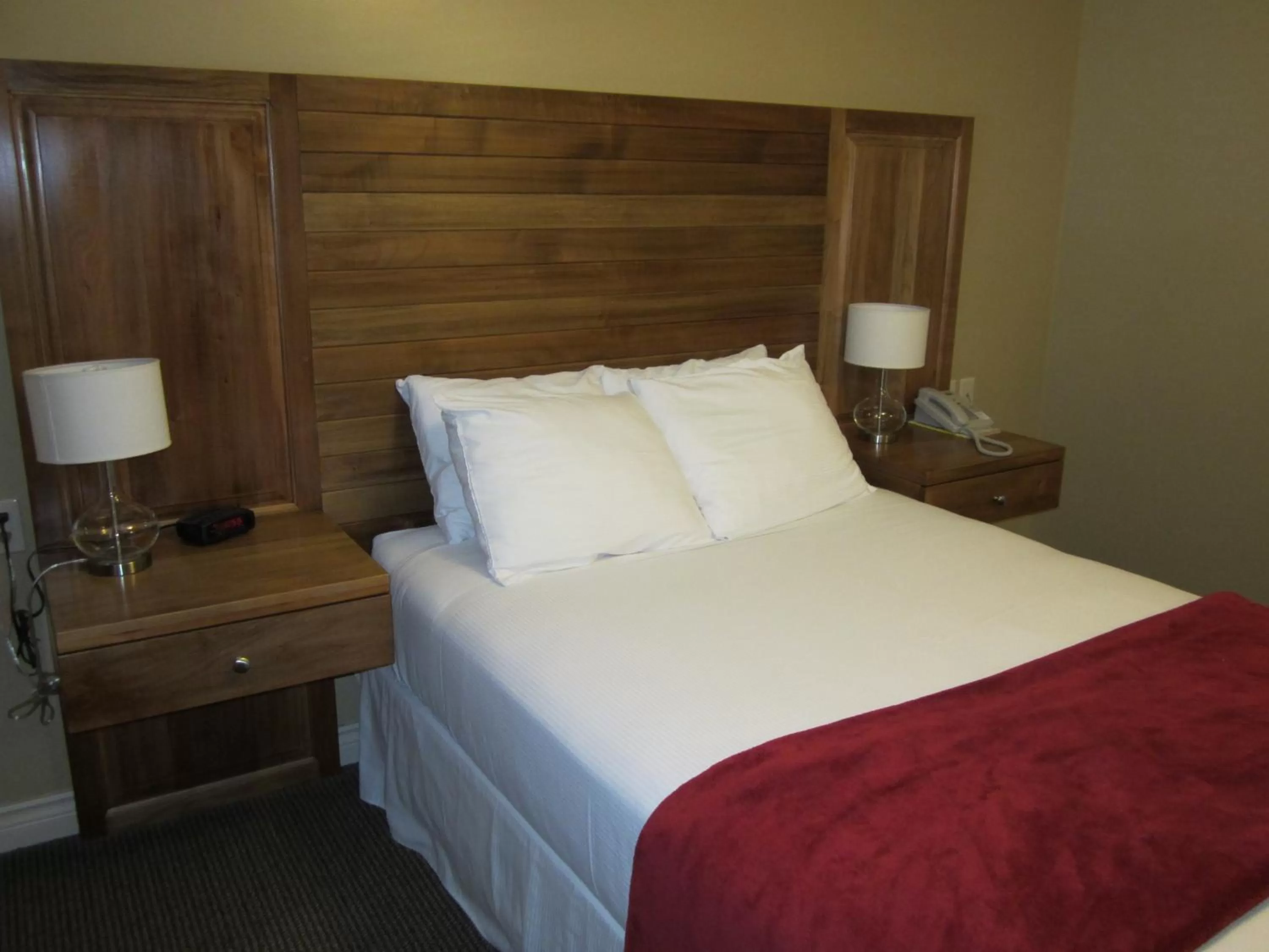 Bed in Reynolds Hotel