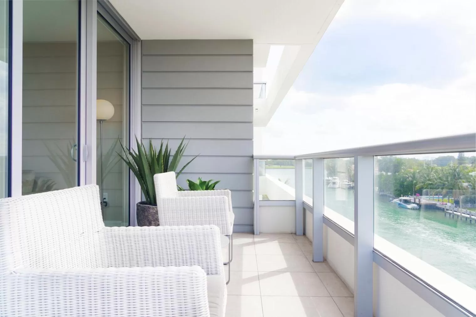 Balcony/Terrace in The Altair Bay Harbor Hotel