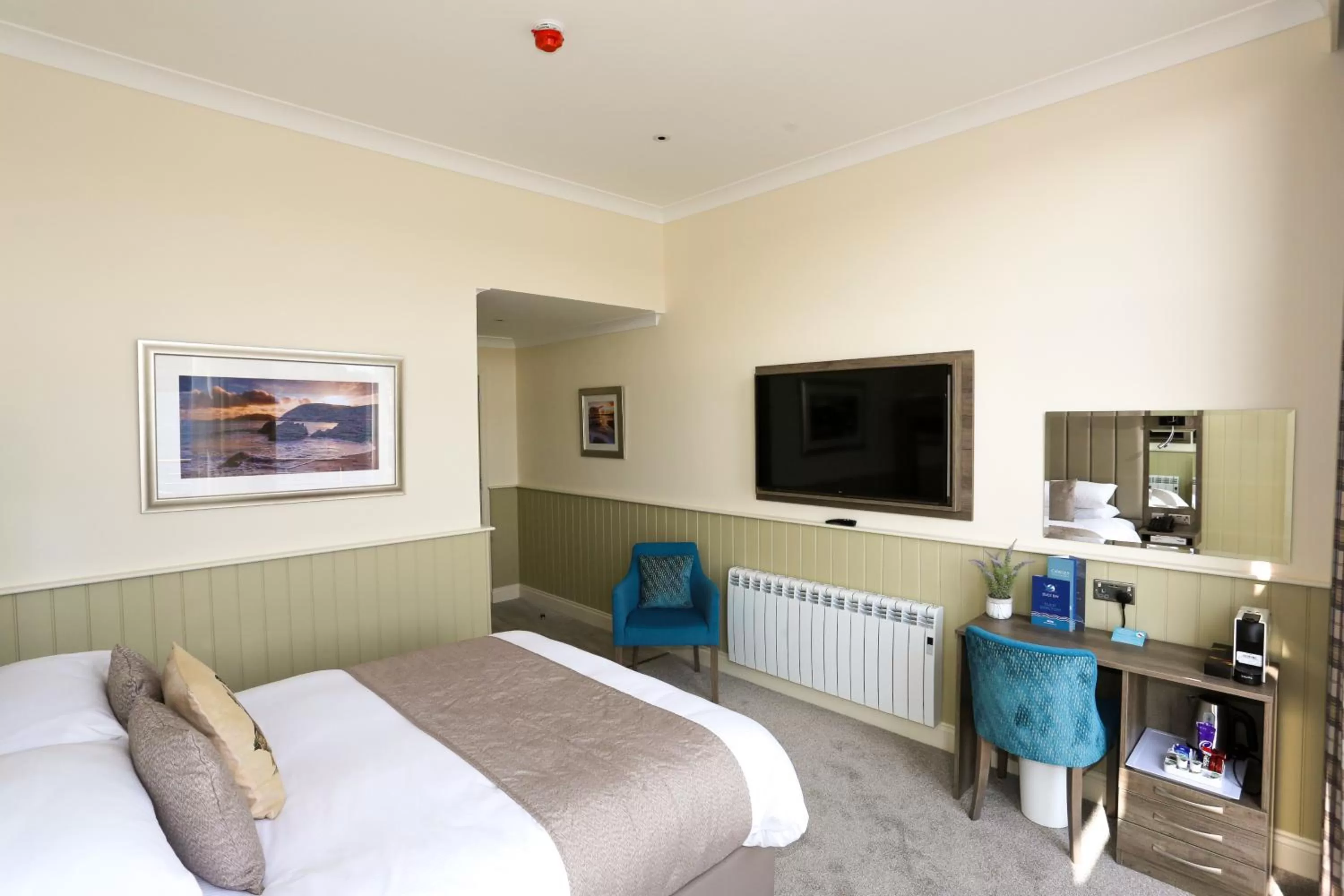 TV and multimedia, Bed in Duck Bay Hotel & Restaurant