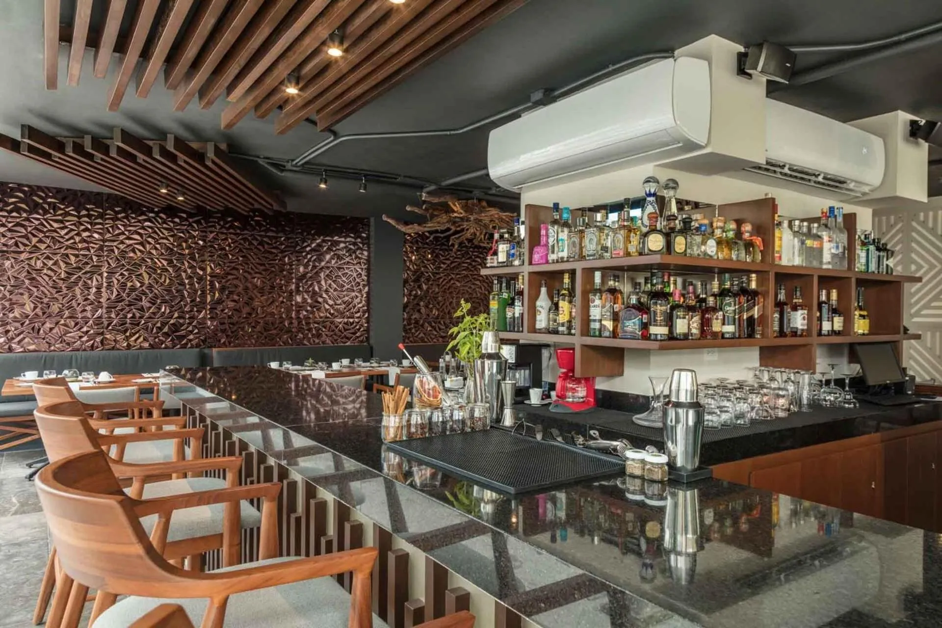 Restaurant/places to eat in Serenity Hotel Boutique By Alsol