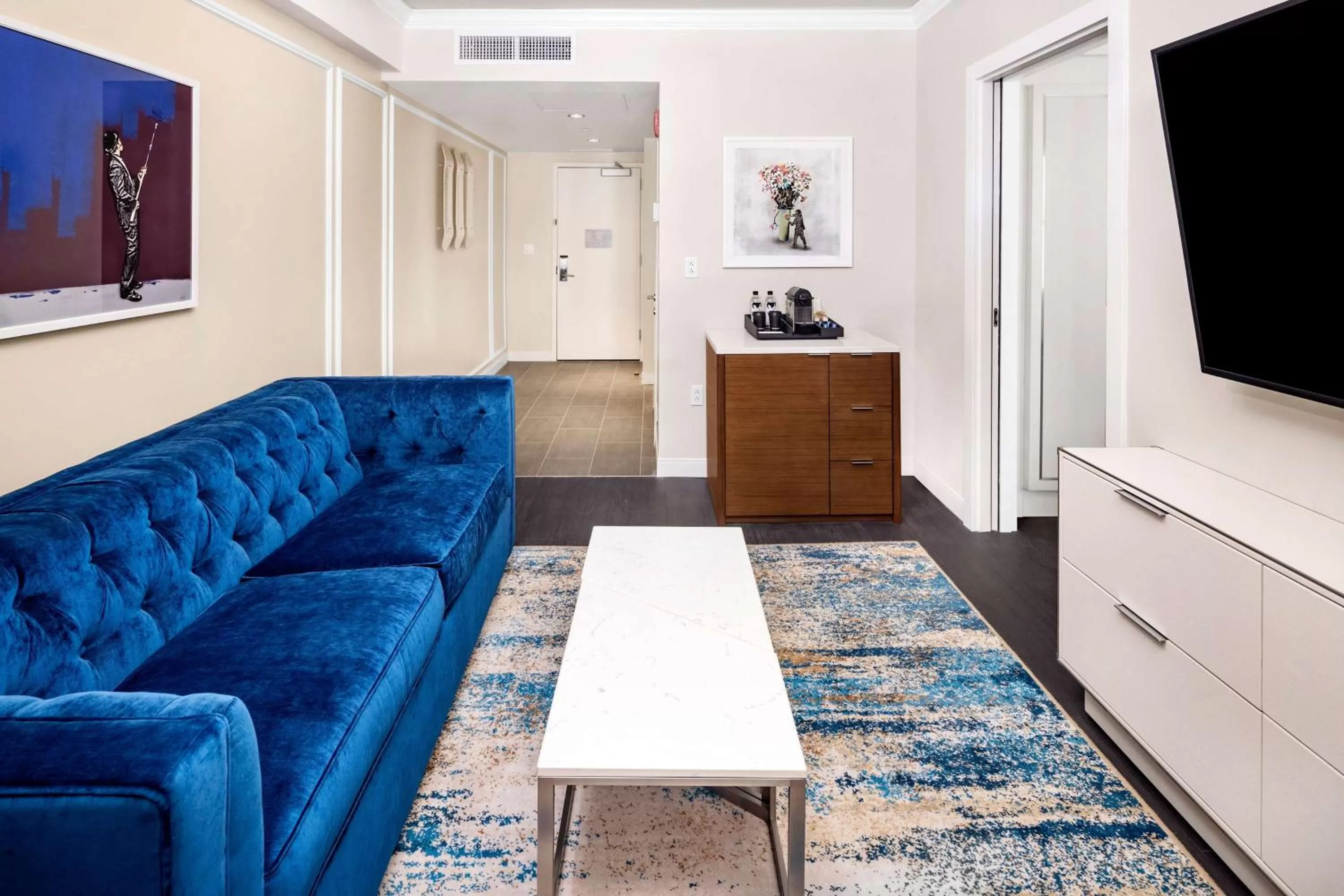 Living room in Hilton Club The Quin New York