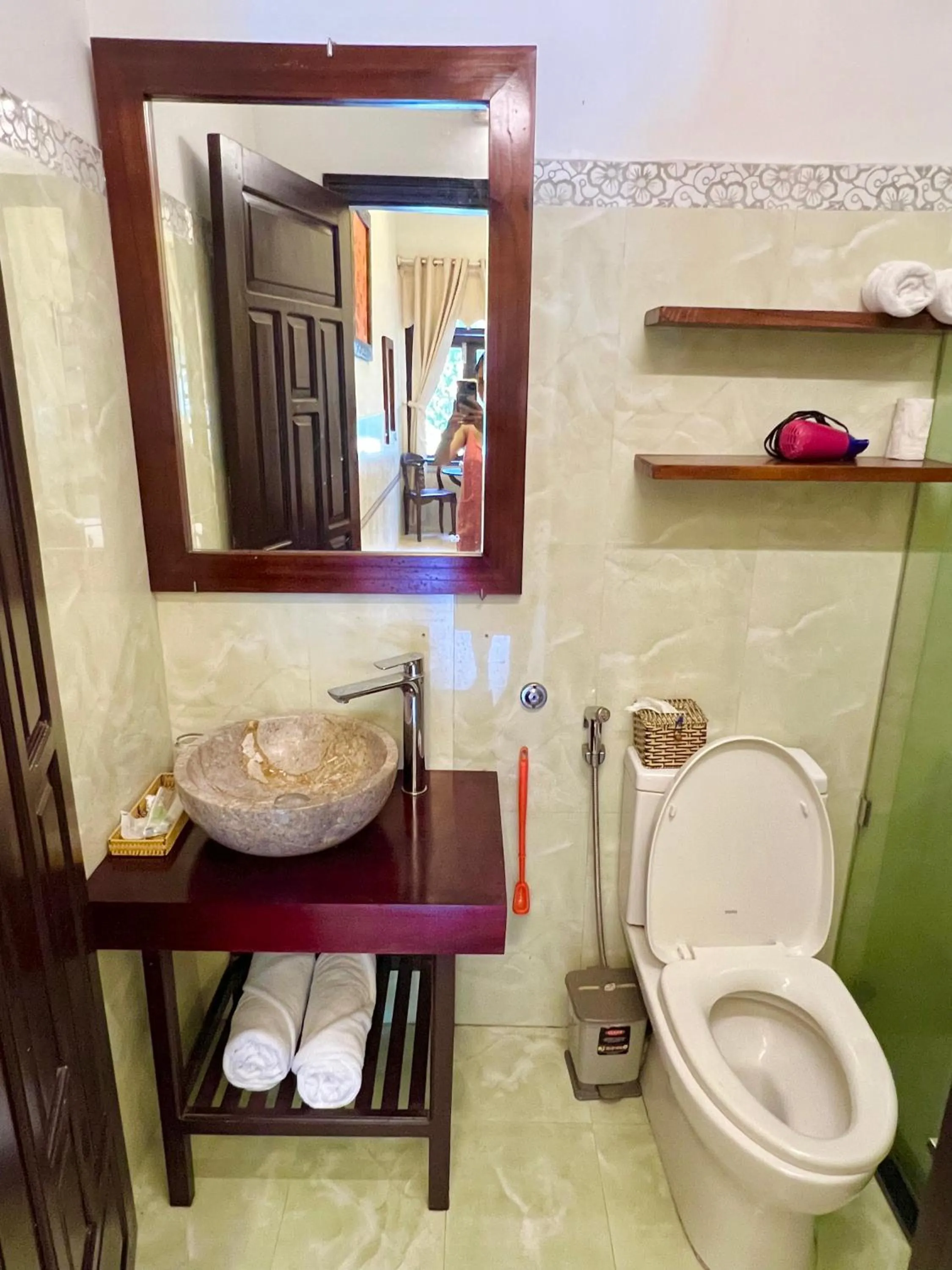 Toilet in Hoi An Ngo Homestay