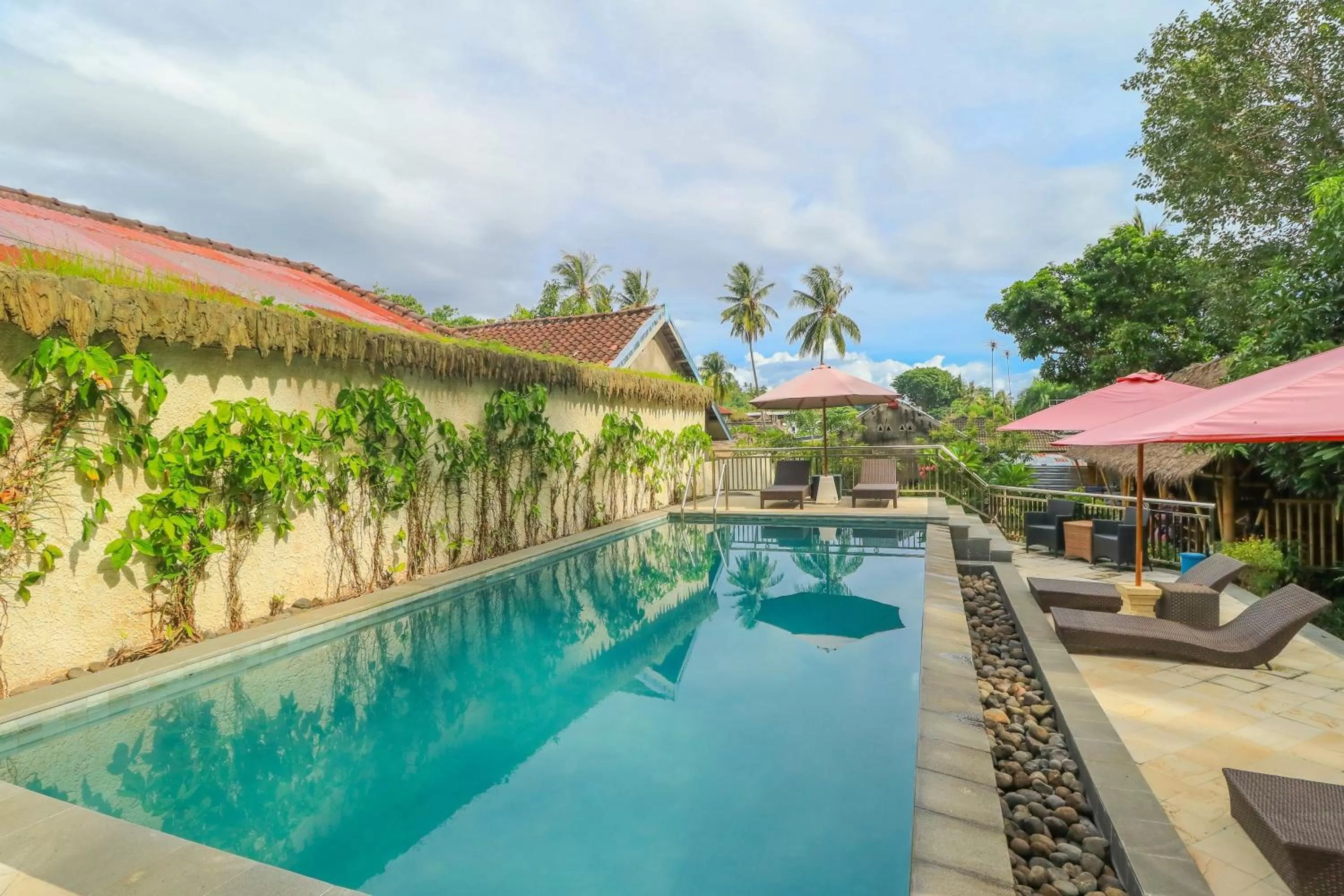 Swimming pool in Senggigi Cottages Lombok