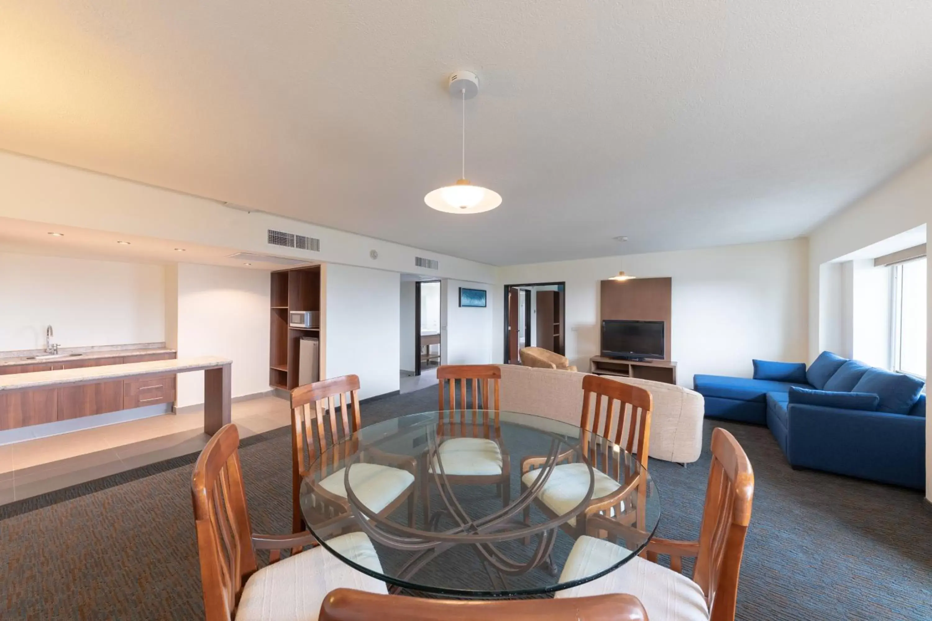 One-Bedroom Suite with City View in Holiday Inn Guadalajara Expo Plaza del Sol by IHG One-Bedroom Suite with City View in Holiday Inn Guadalajara Expo Plaza del Sol by IHG