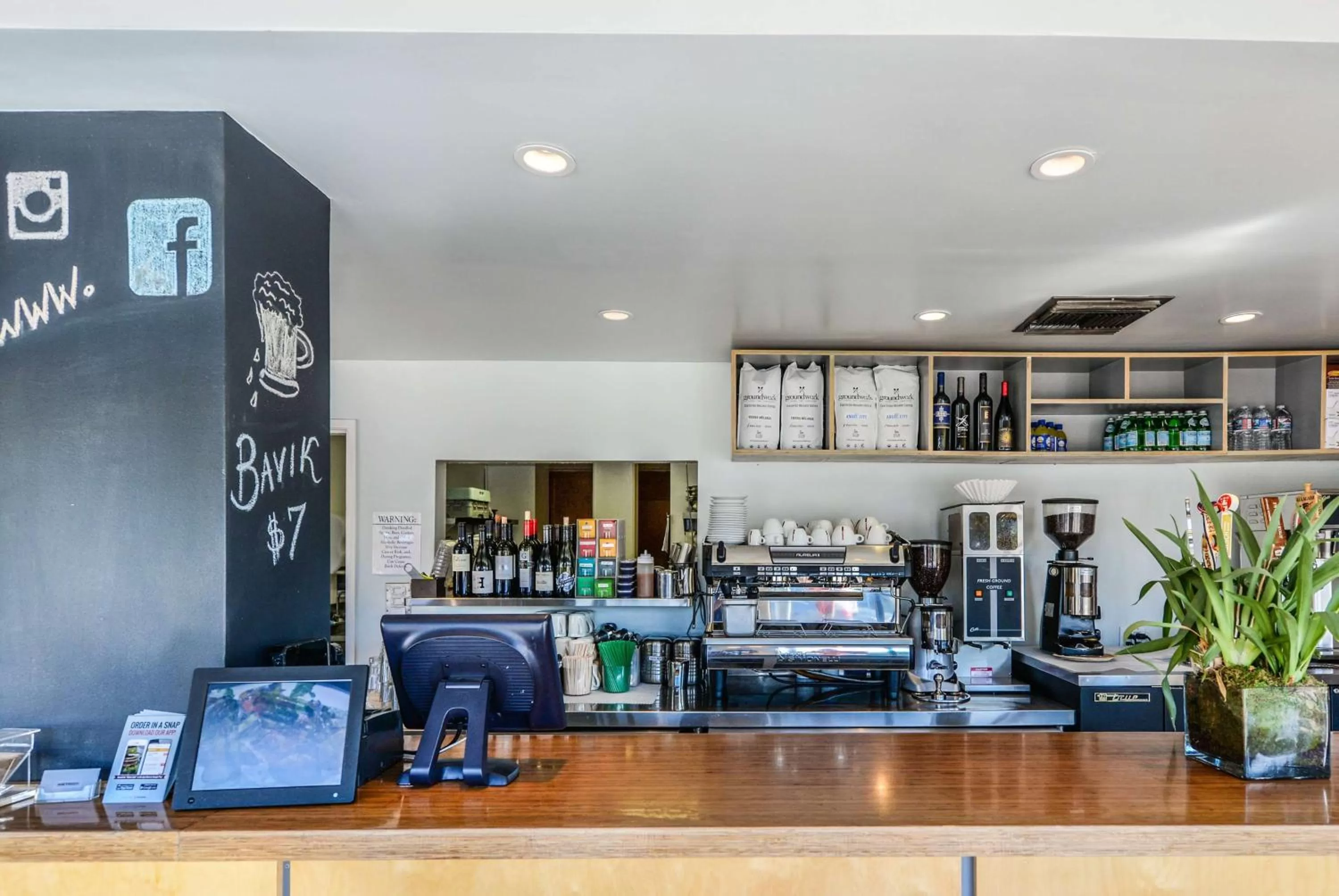 Restaurant/places to eat in Travelodge by Wyndham Culver City