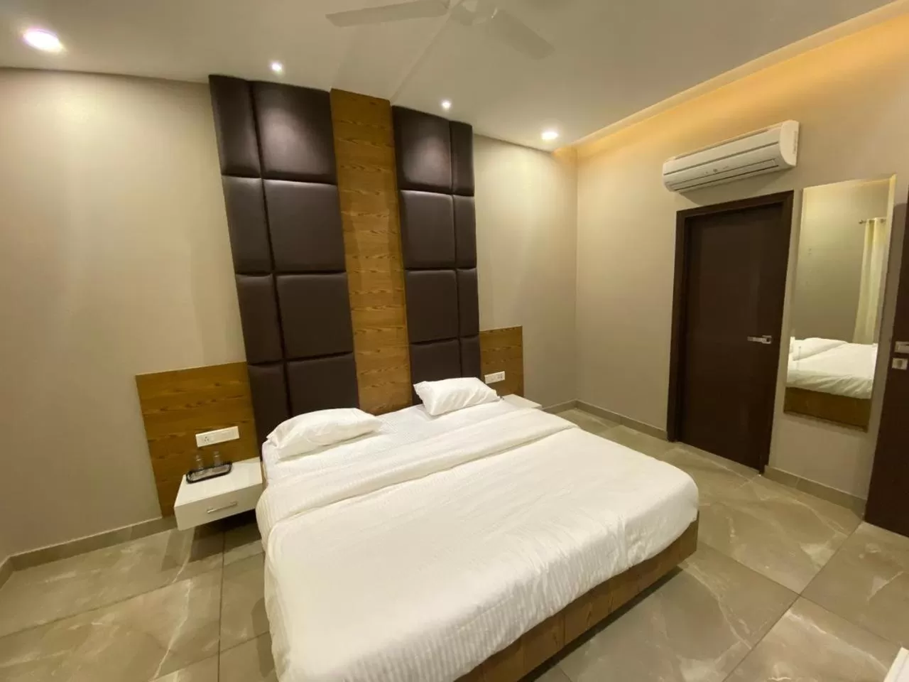 Bed in Hotel The Retro Regency