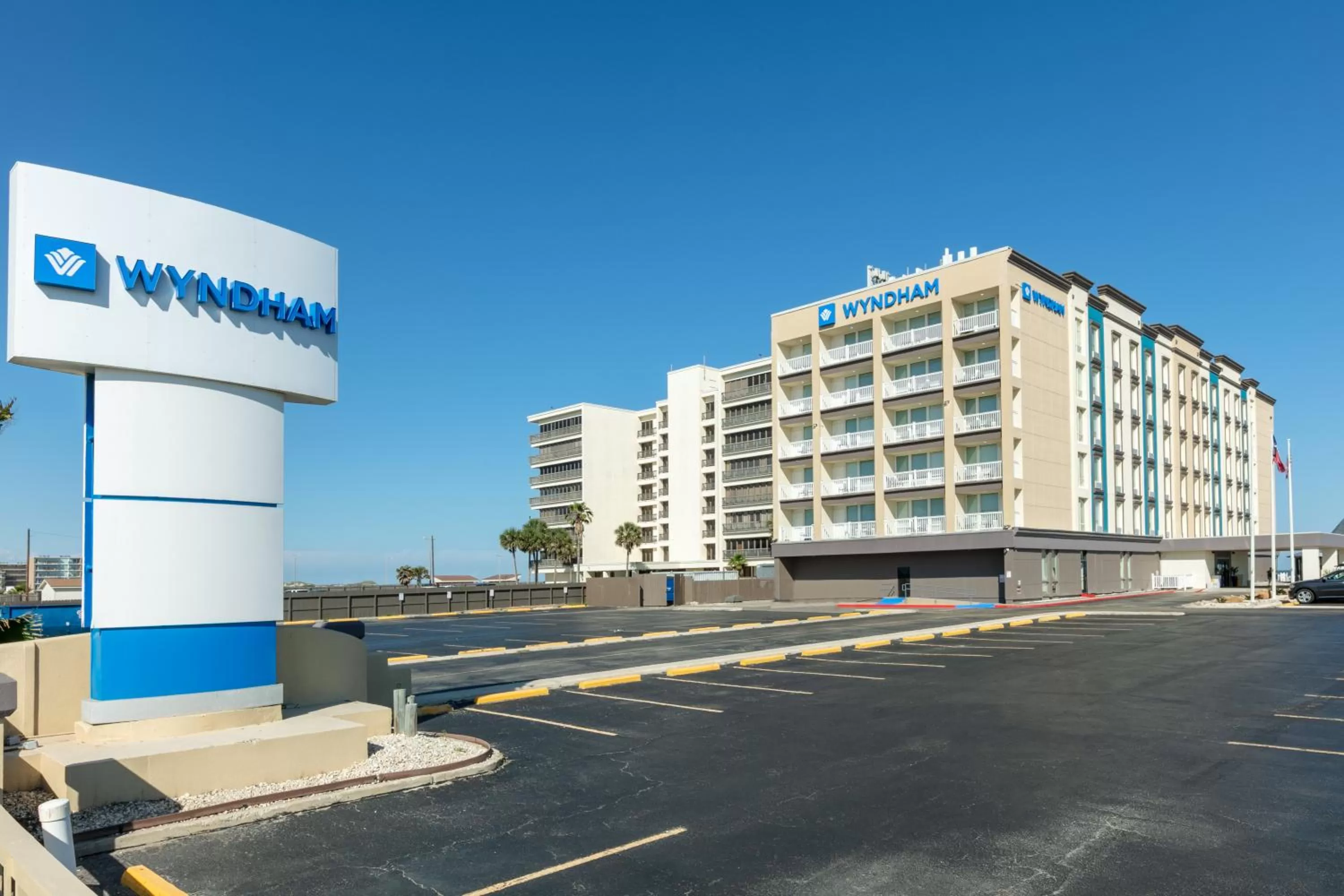 Property building in Wyndham Corpus Christi Resort North Padre Island