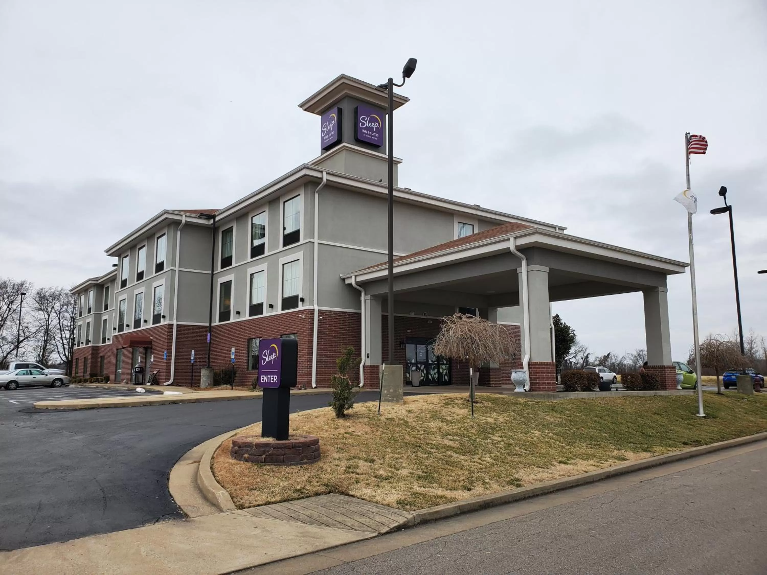 Property building in Sleep Inn & Suites Dyersburg I-155
