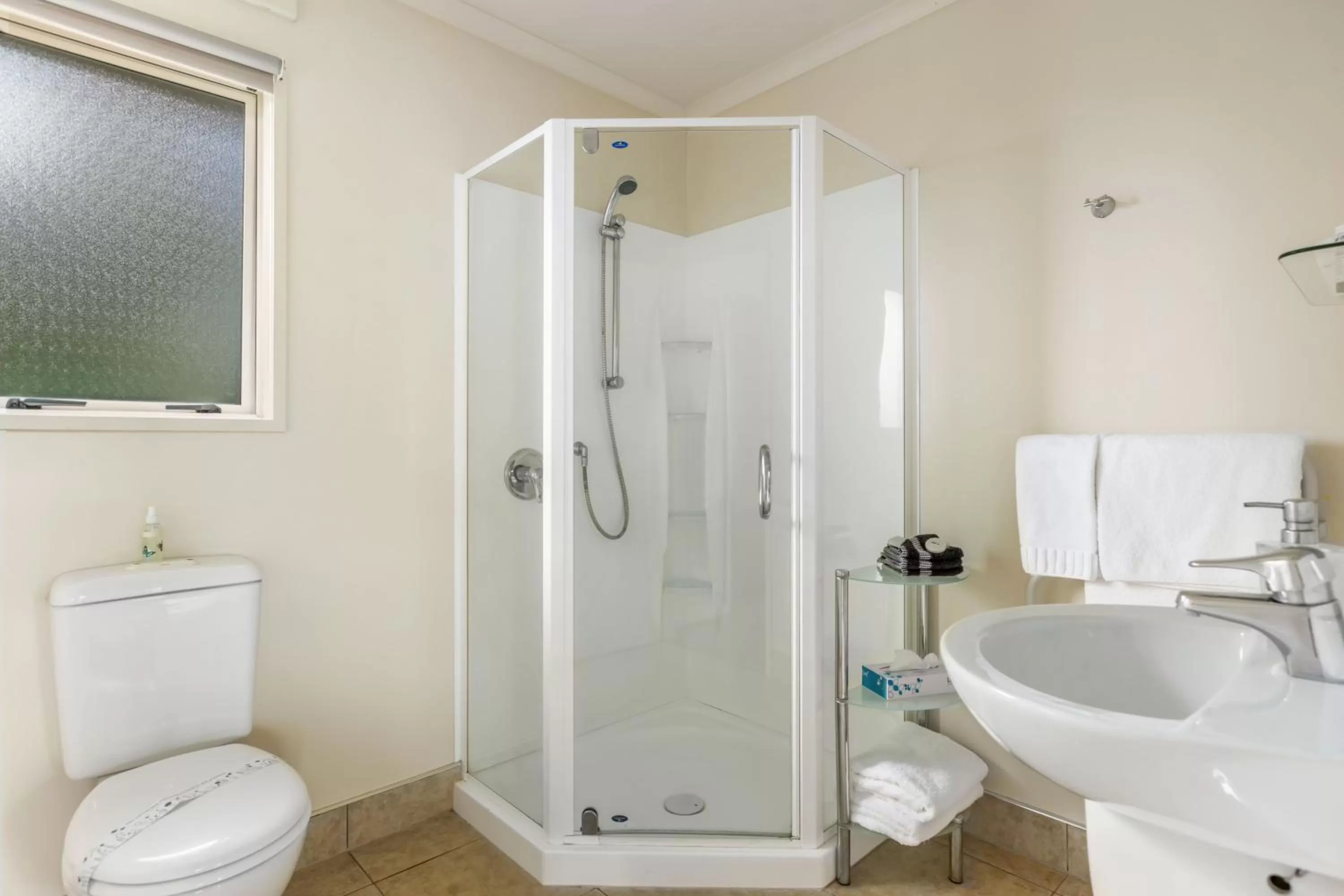 Shower in BK's Chardonnay Motor Lodge