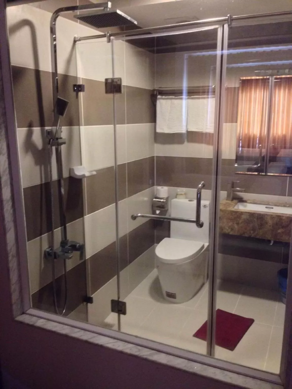 Toilet in Saigon Amigo Hotel