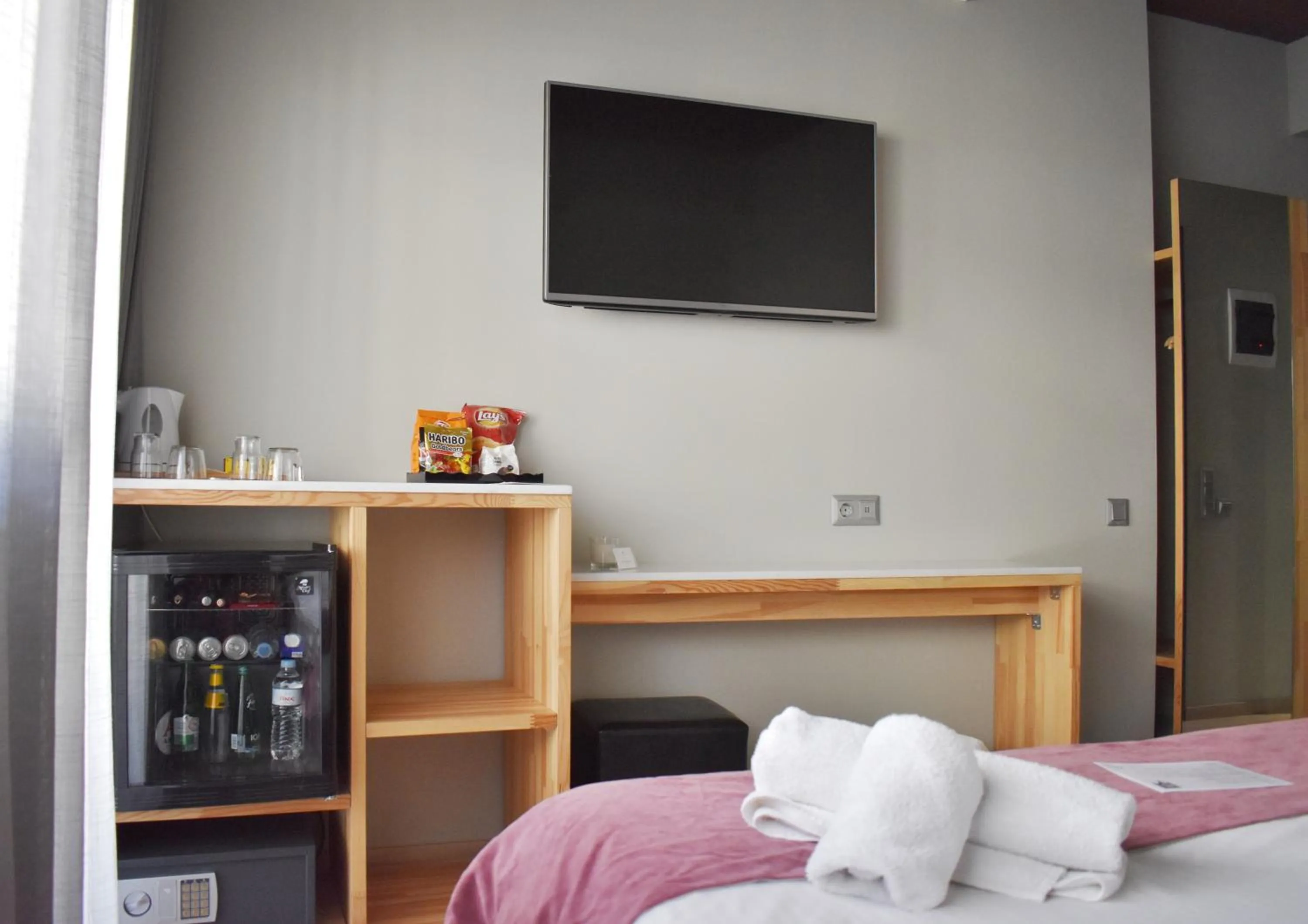 TV and multimedia, Bed in Be My Guest Athens